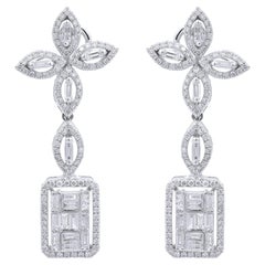 Pendants d'oreilles en or blanc 18 carats avec fleur en diamants baguettes de 1,75 carat