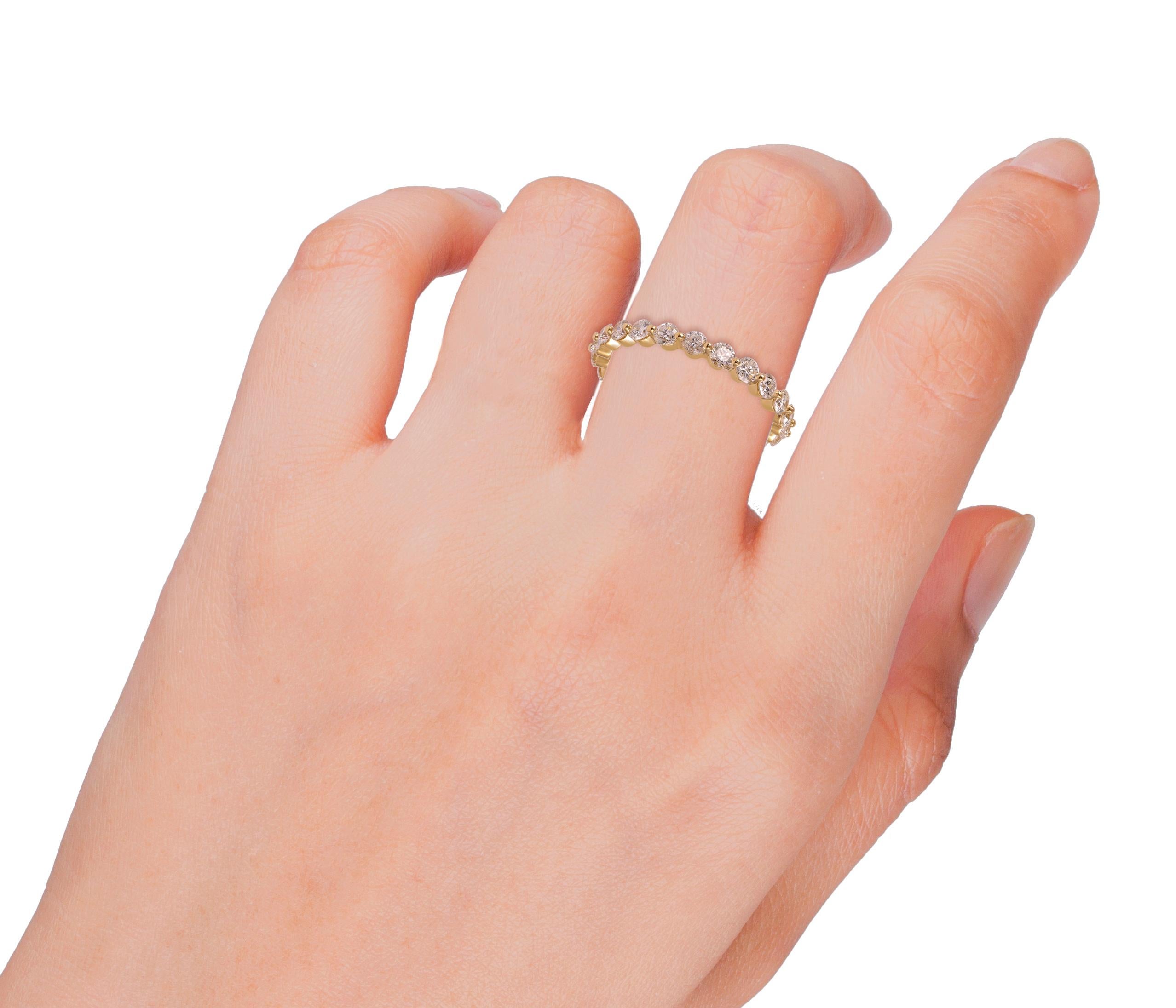 Taglio brillante Anello a fascia con diamante chiaro da 1,75 carati in oro rosa 18k in vendita