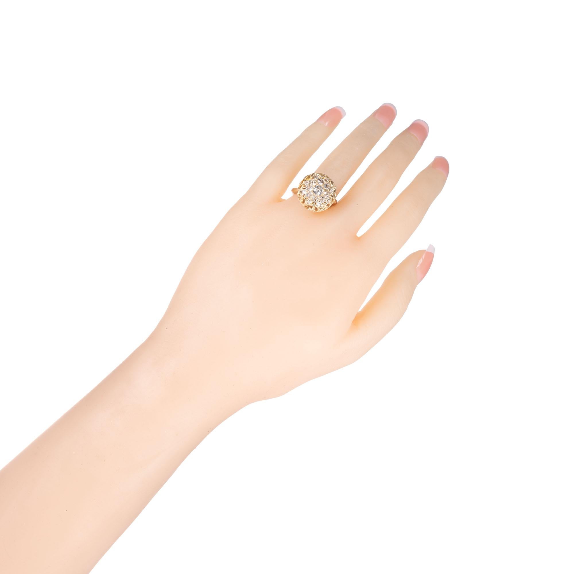 1,75 Karat Diamant-Cocktail-Cluster-Ring mit durchbrochener Kuppel aus Gold im Angebot 2