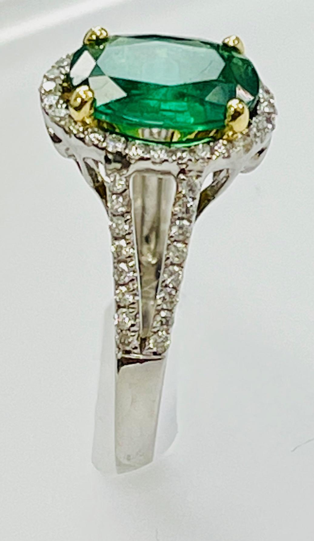 Oval Cut 1.75 Carat Emerald Diamond Cocktail Ring For Sale