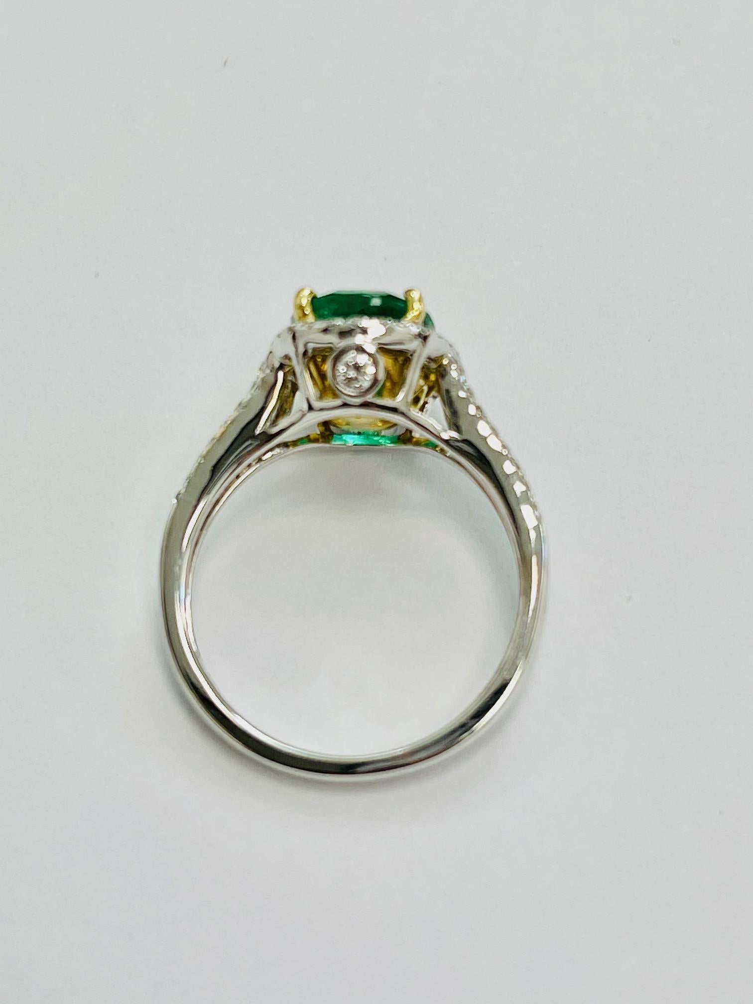 1.75 Carat Emerald Diamond Cocktail Ring In New Condition For Sale In New York, NY