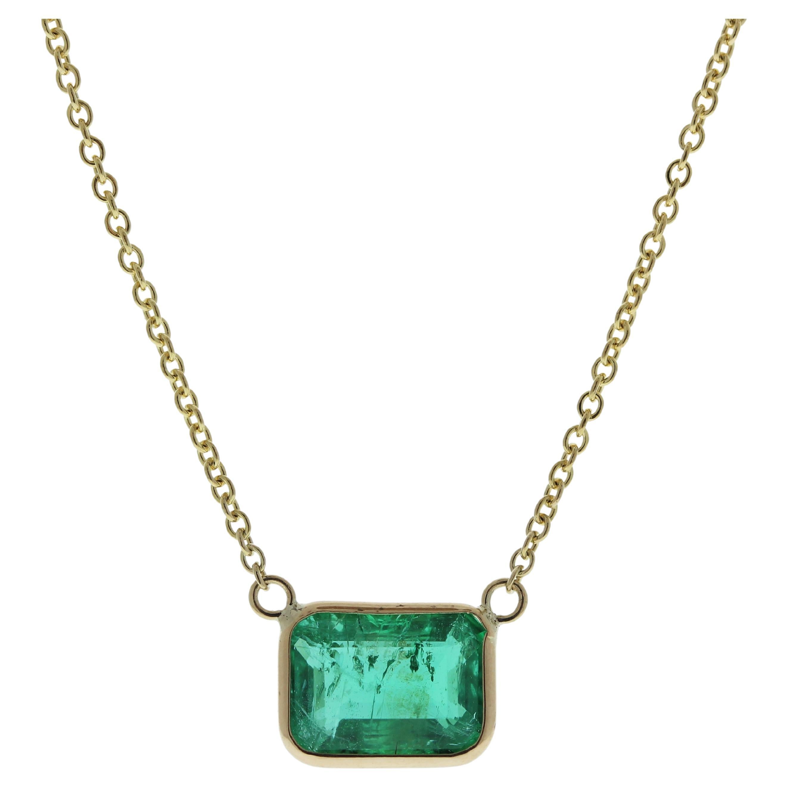 1.75 Carat Emerald Green Fashion Necklaces In 14k Yellow Gold