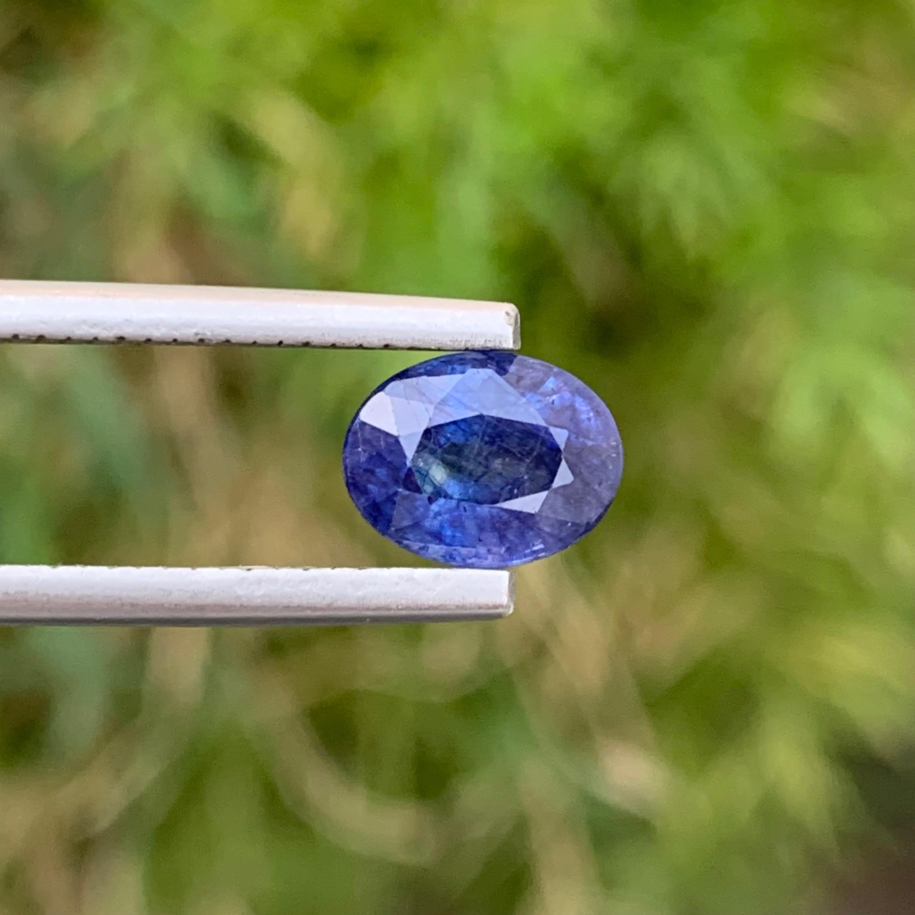 1,75 Karat Wunderschöner facettierter blauer Saphir Ovalform Edelstein für Verlobungsring im Angebot 1
