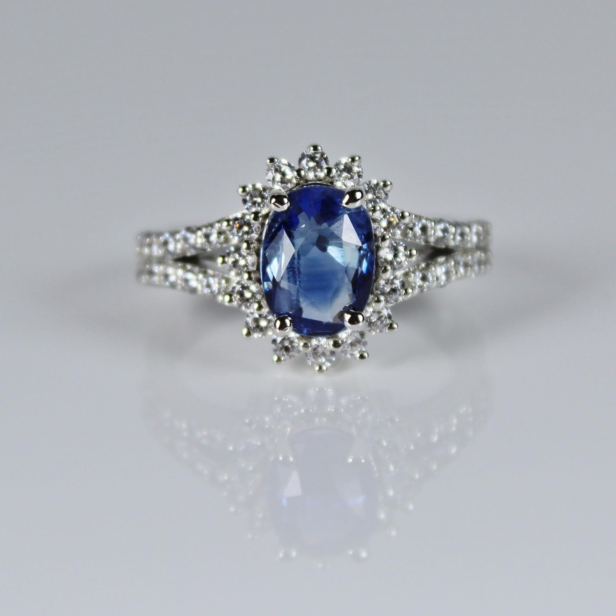 Oval Cut 1.75 Carat IGI Certified Blue Sapphire Ring For Sale