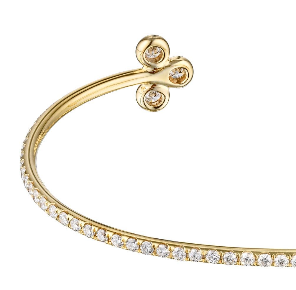 Contemporain Bracelet jonc ouvert en or jaune 18 carats avec diamants micro-pavés de 1,75 carat en vente
