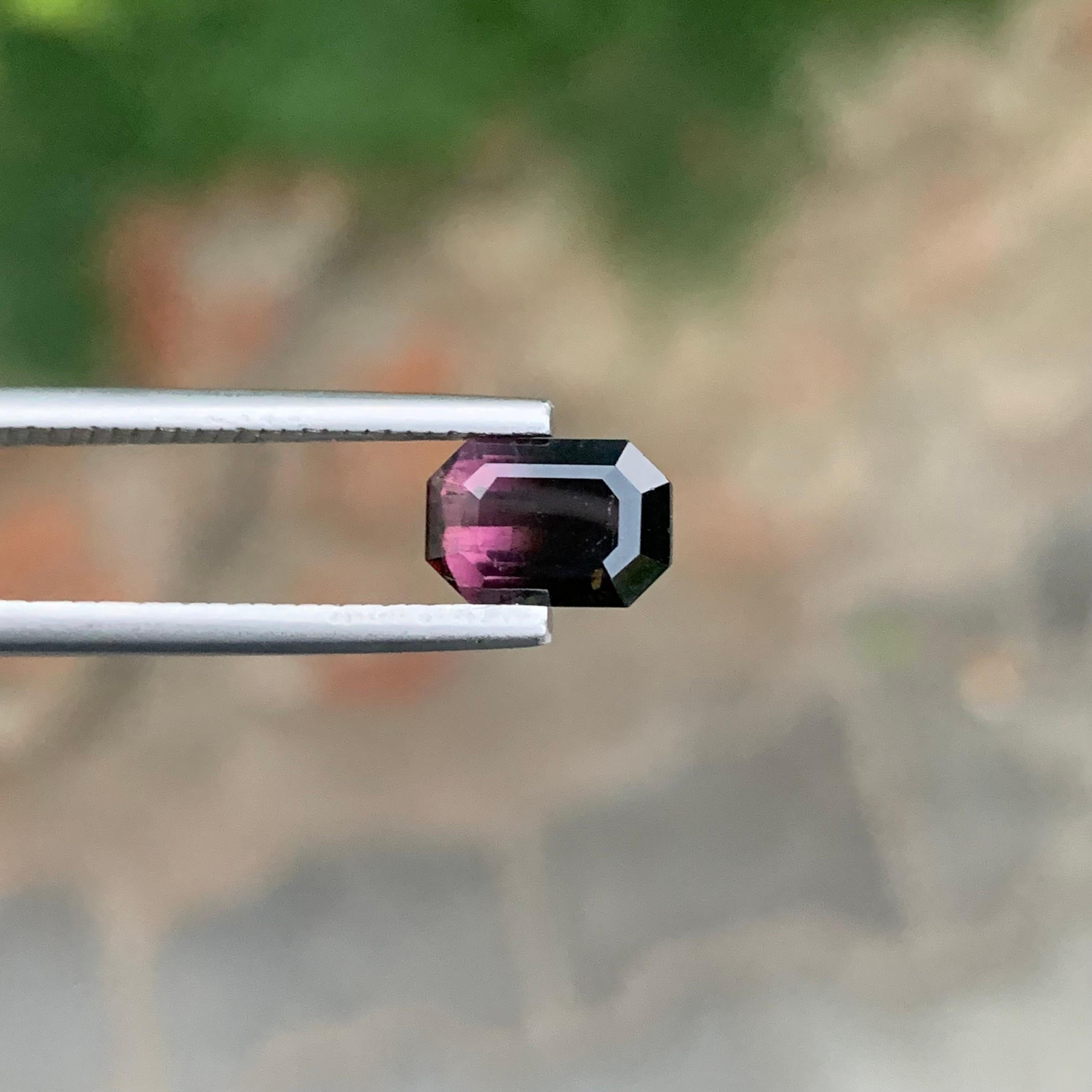 1,75 carati di tormalina bicolore naturale sfusa a forma di smeraldo dall'Afghanistan in vendita 1