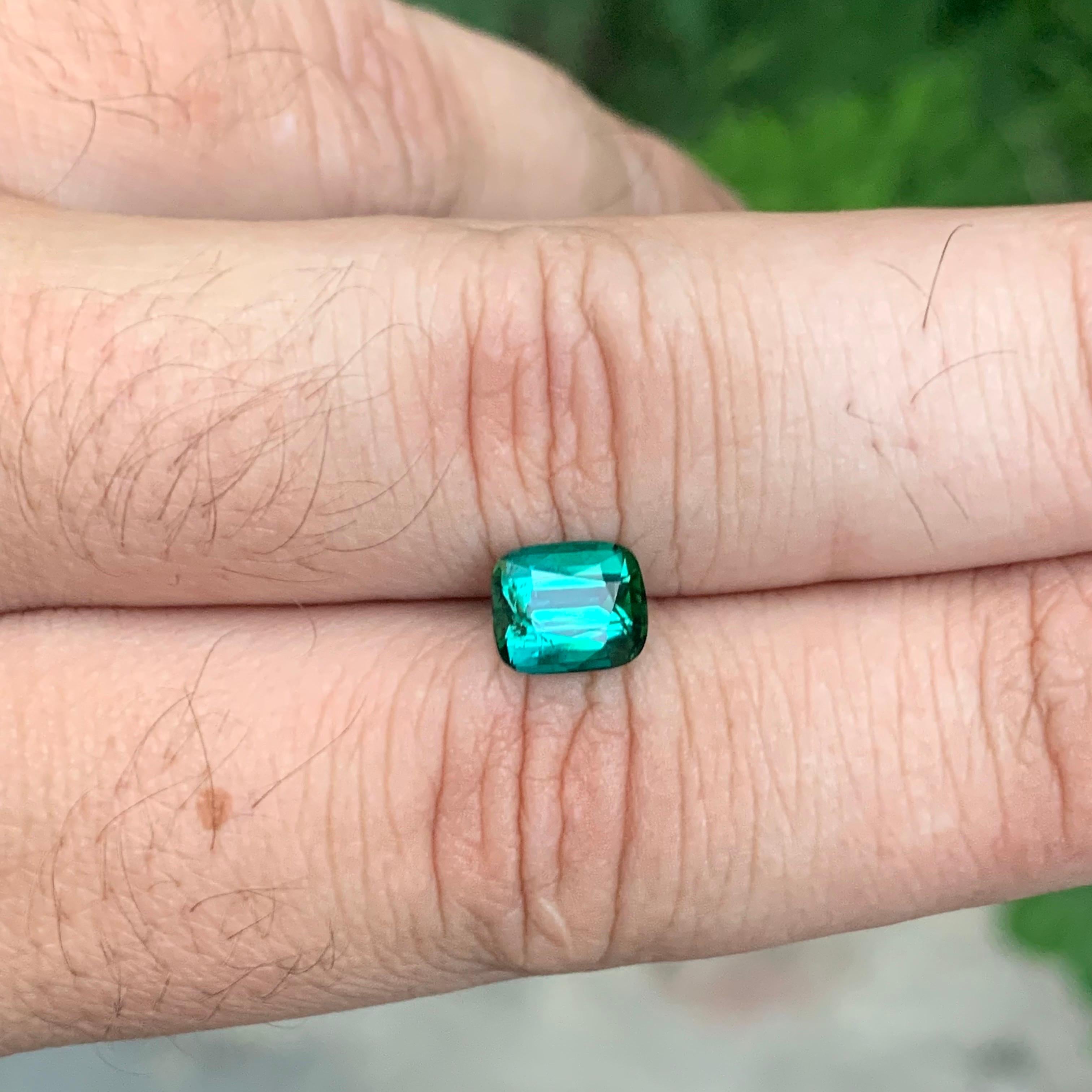 1.75 Karat Natürlicher Lose Blauer Grüner Turmalin Cushion Shape Edelstein im Angebot 4