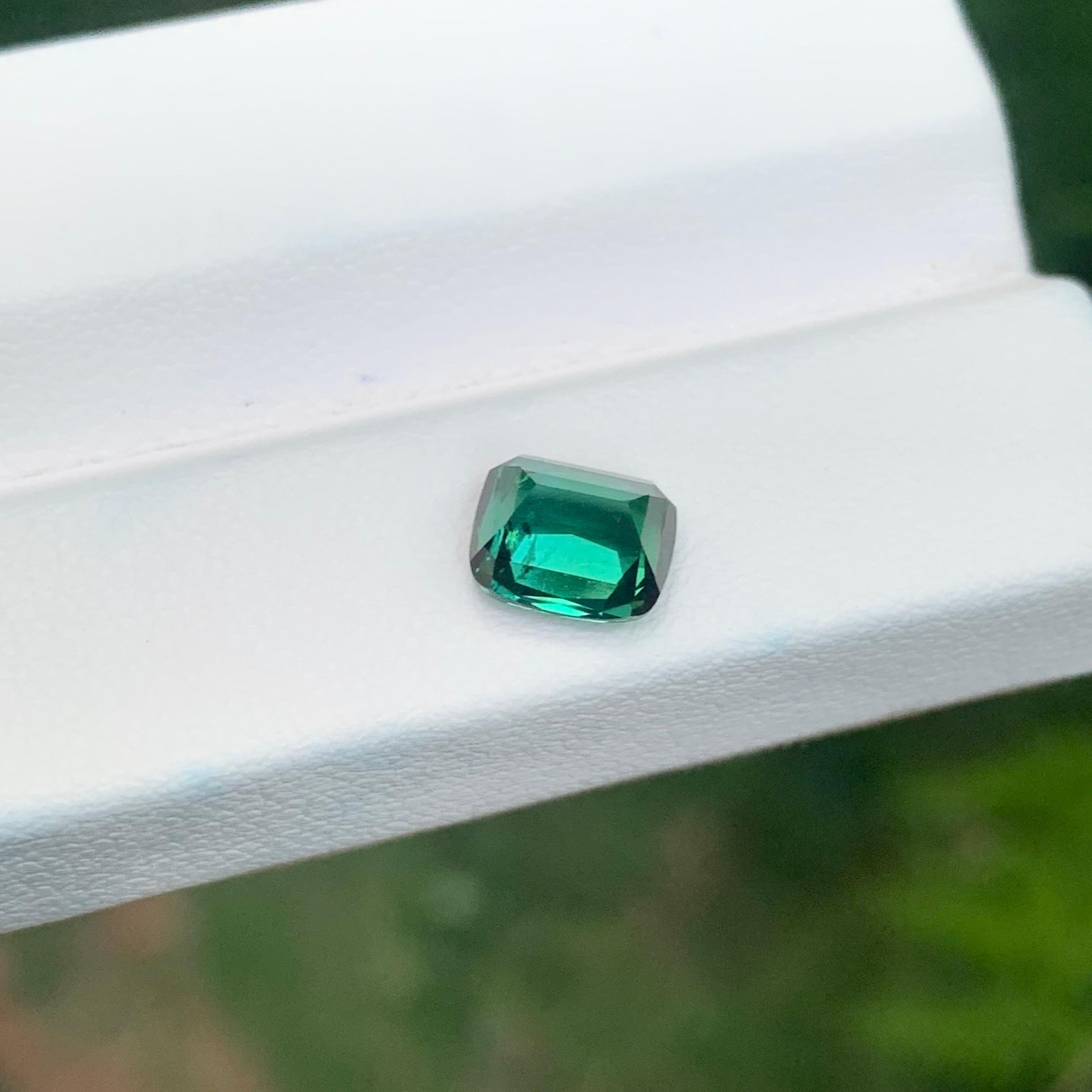 1.75 Karat Natürlicher Lose Blauer Grüner Turmalin Cushion Shape Edelstein im Angebot 2