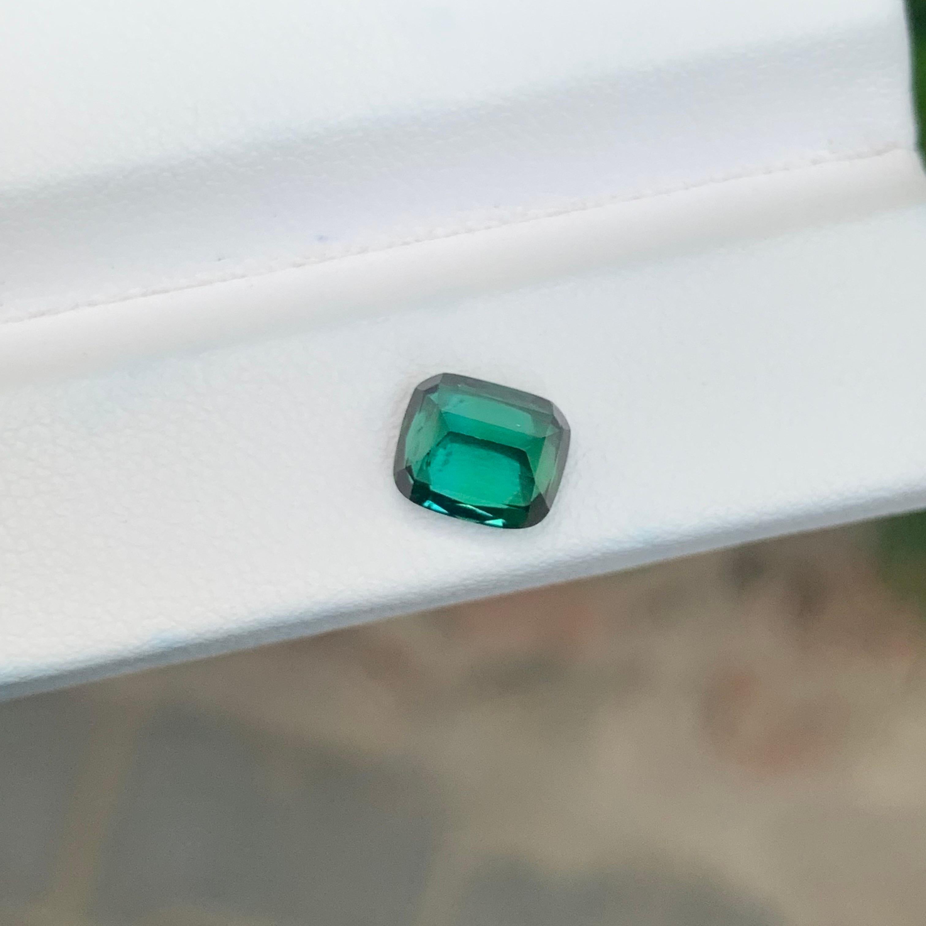 1.75 Karat Natürlicher Lose Blauer Grüner Turmalin Cushion Shape Edelstein im Angebot 3