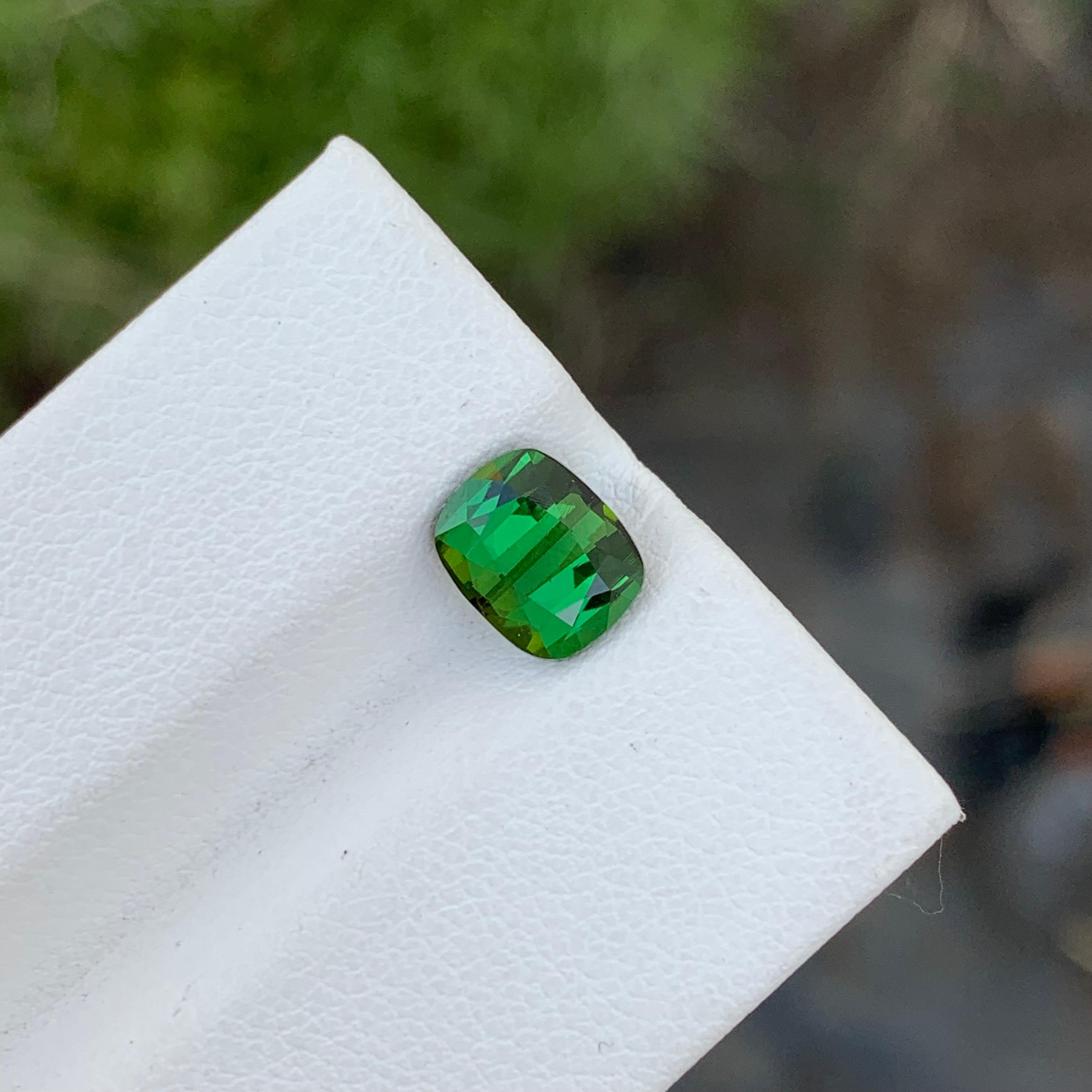 1.75 Carat Natural Loose Green Tourmaline Cushion Gem For Jewellery Making  In New Condition For Sale In Peshawar, PK