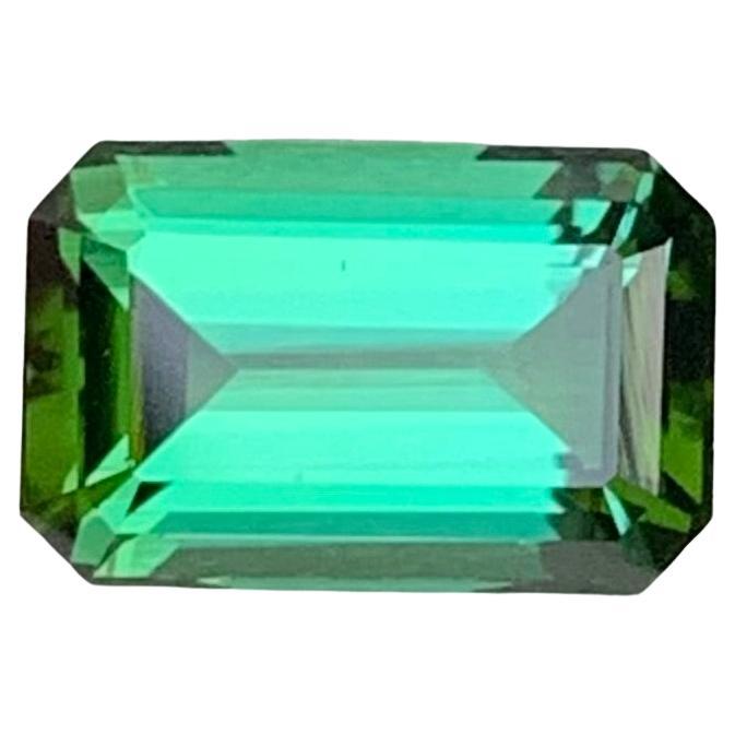 Gema natural suelta de turmalina verde de 1.75 quilates en forma de esmeralda