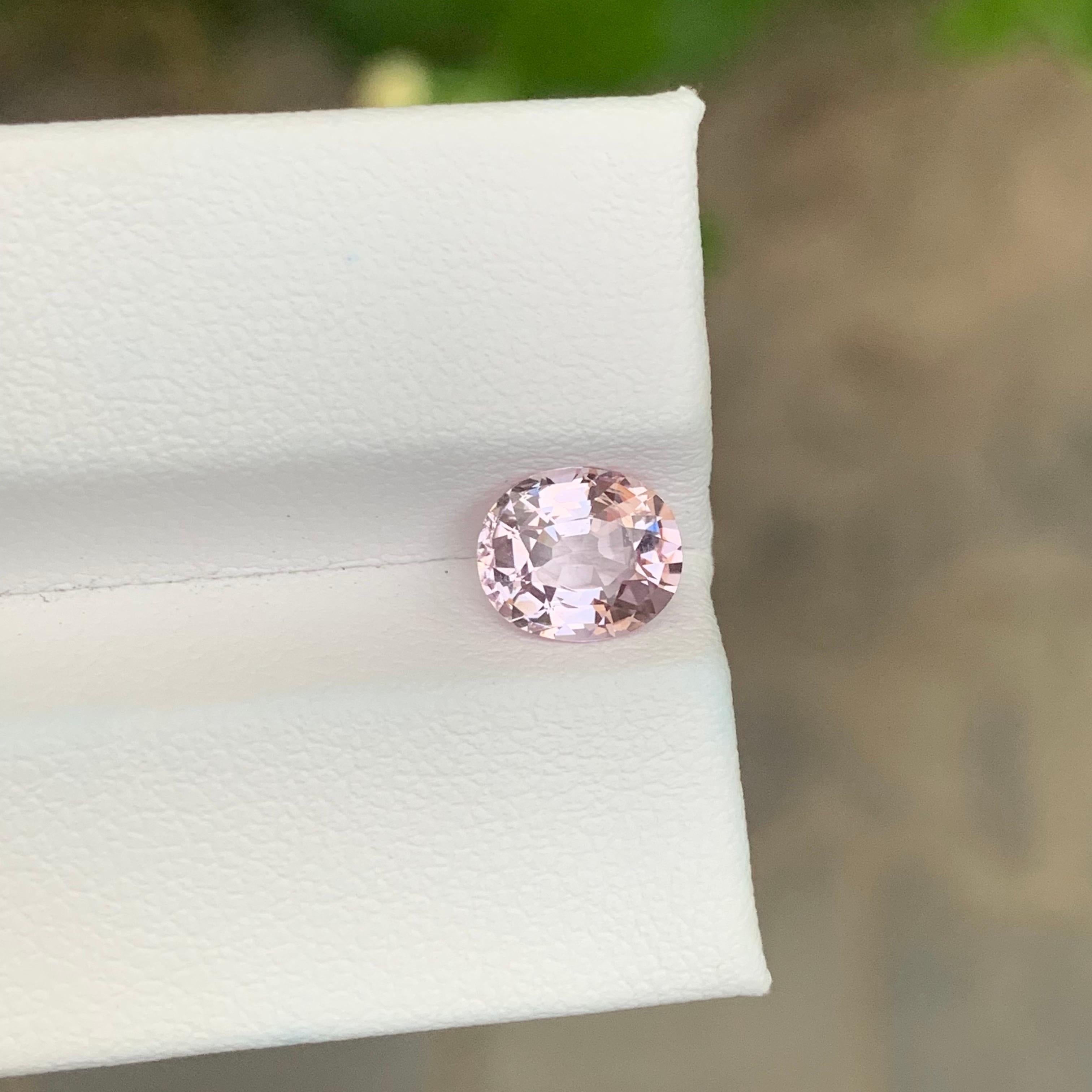 1.75 Carat Natural Loose Light Pink Spinel Oval Shape Gemstone For Sale 5