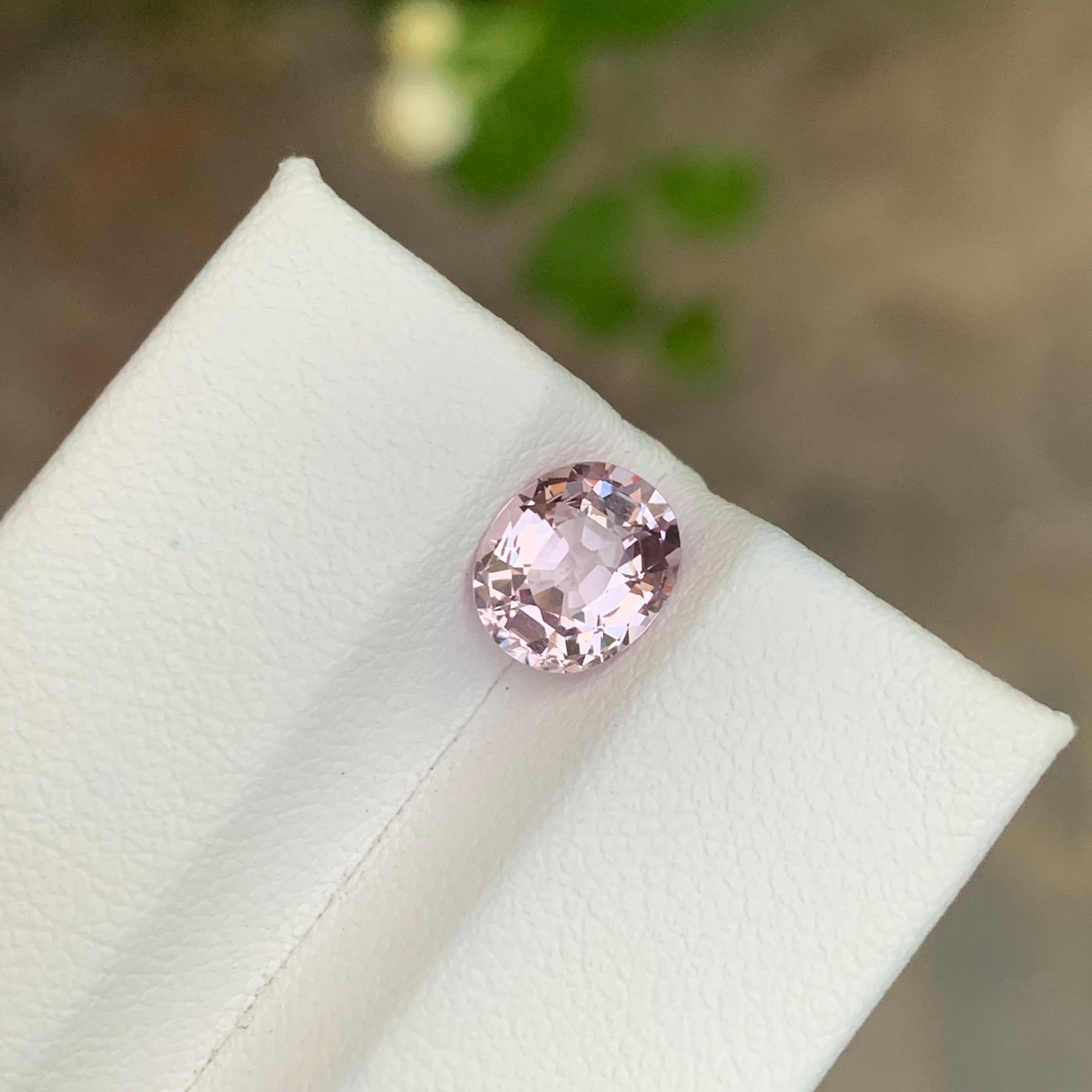 Oval Cut 1.75 Carat Natural Loose Light Pink Spinel Oval Shape Gemstone For Sale