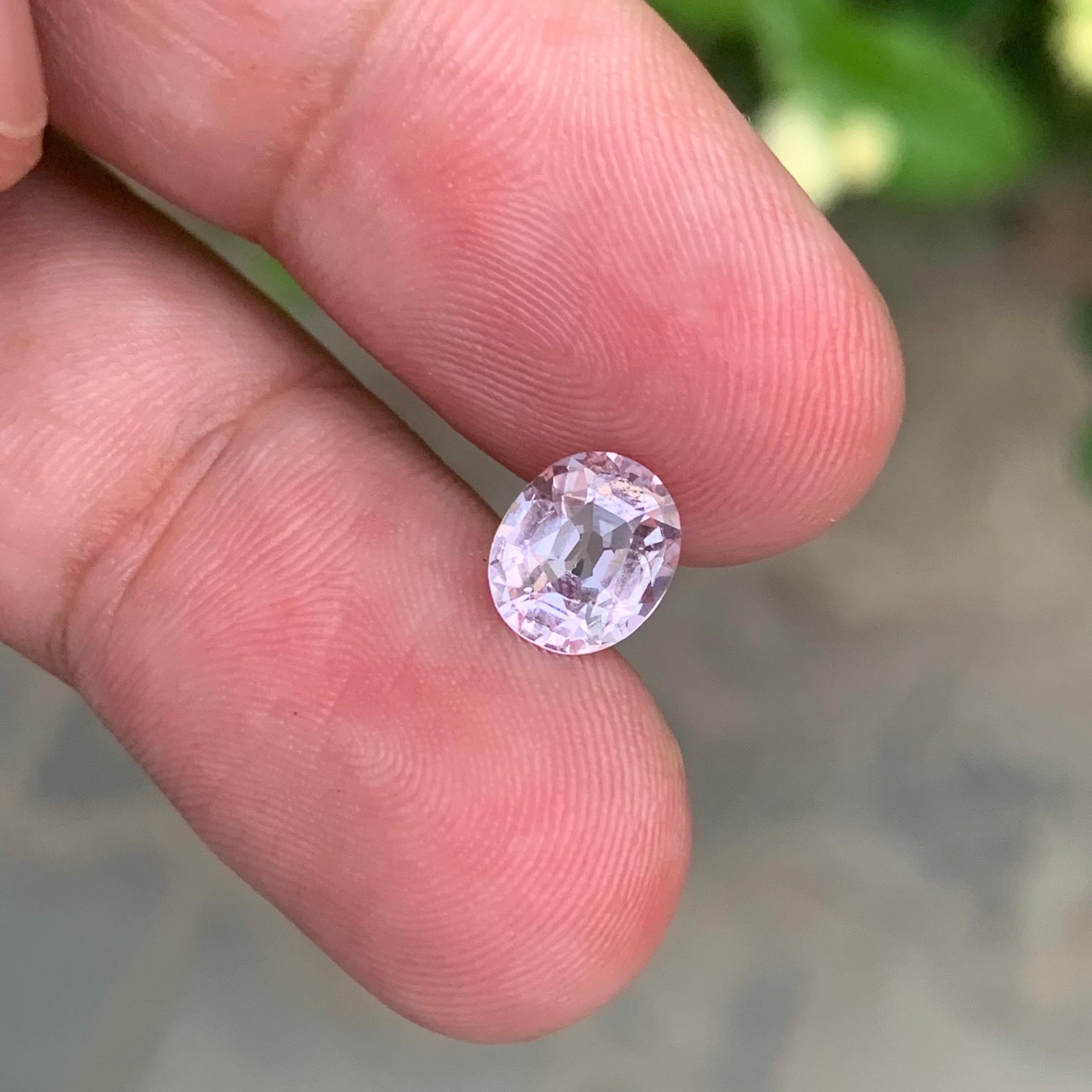1.75 Carat Natural Loose Light Pink Spinel Oval Shape Gemstone For Sale 1