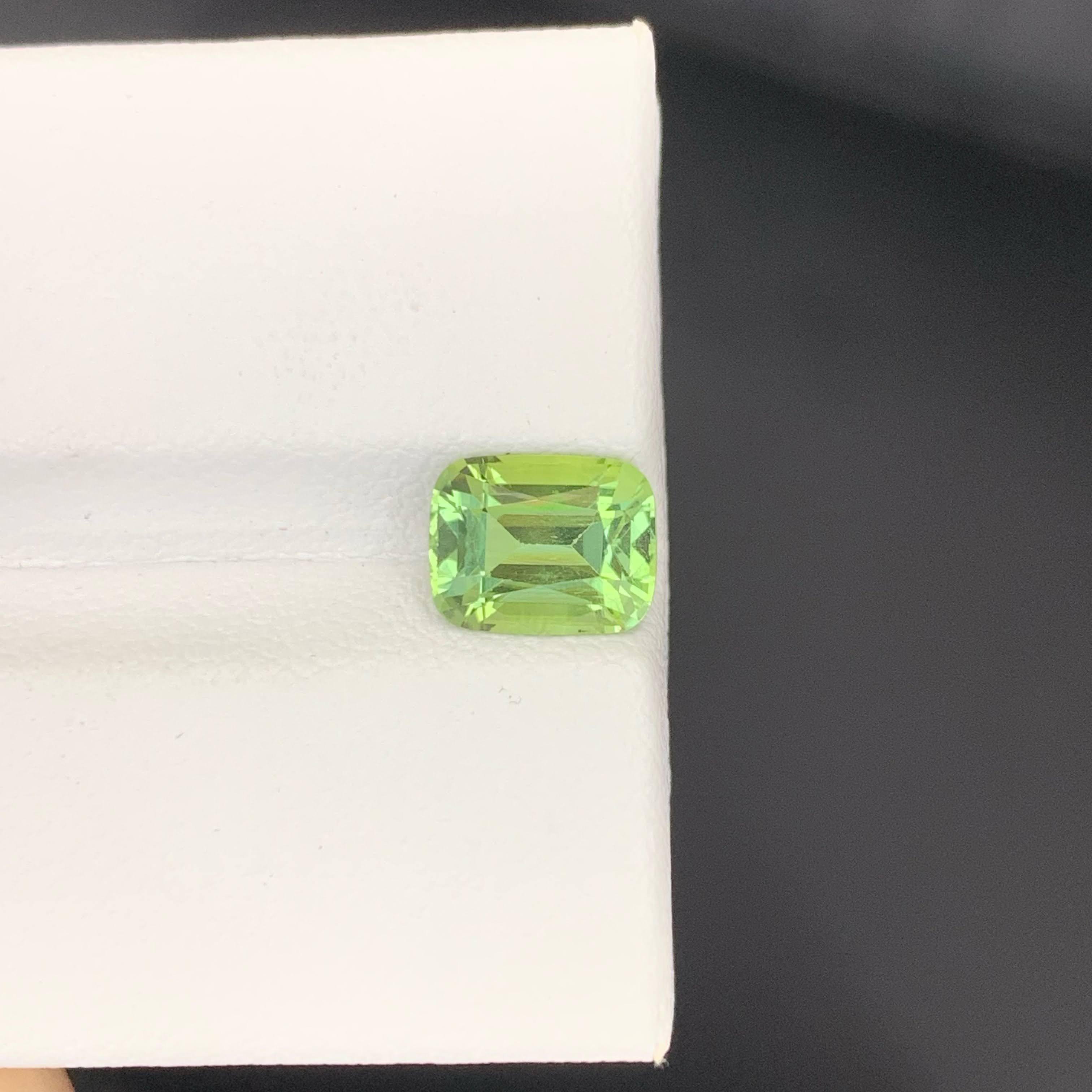 1.75 Carat Natural Loose Mint Green Tourmaline Cushion Cut Afghan Gemstone (pierre précieuse afghane) Unisexe en vente