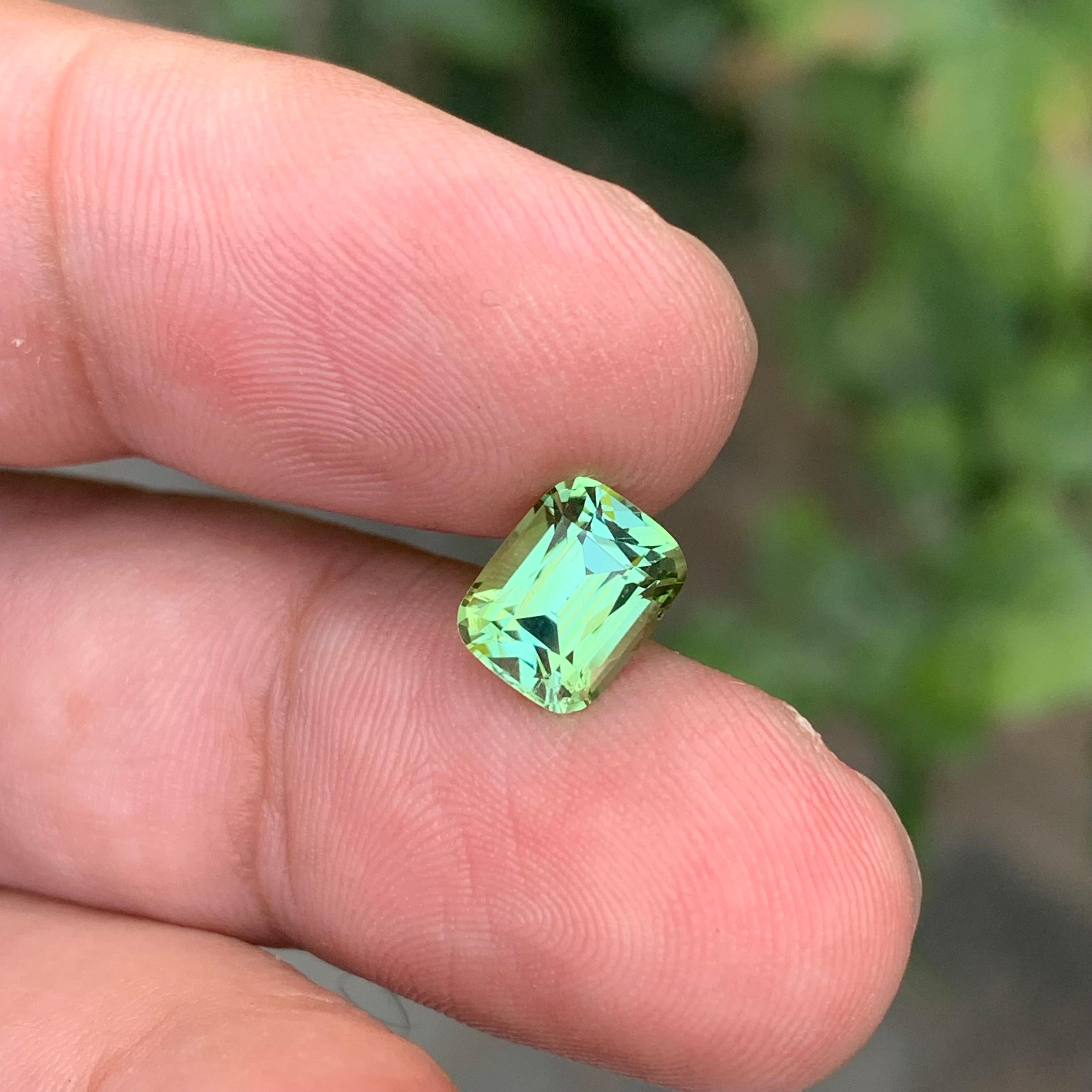 1.75 Carati di tormalina verde menta naturale sfusa a forma di cuscino in vendita 6