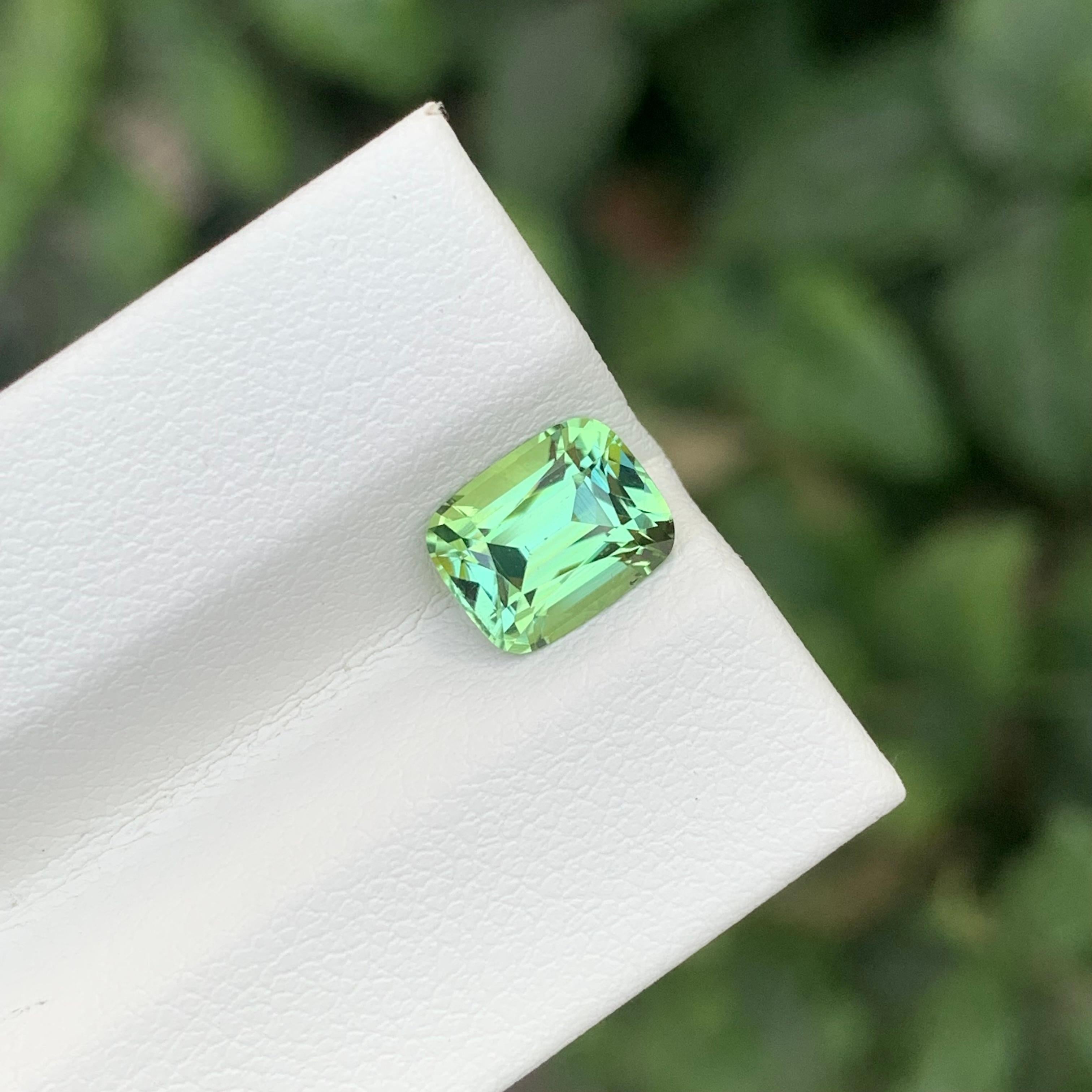 Taglio cuscino 1.75 Carati di tormalina verde menta naturale sfusa a forma di cuscino in vendita