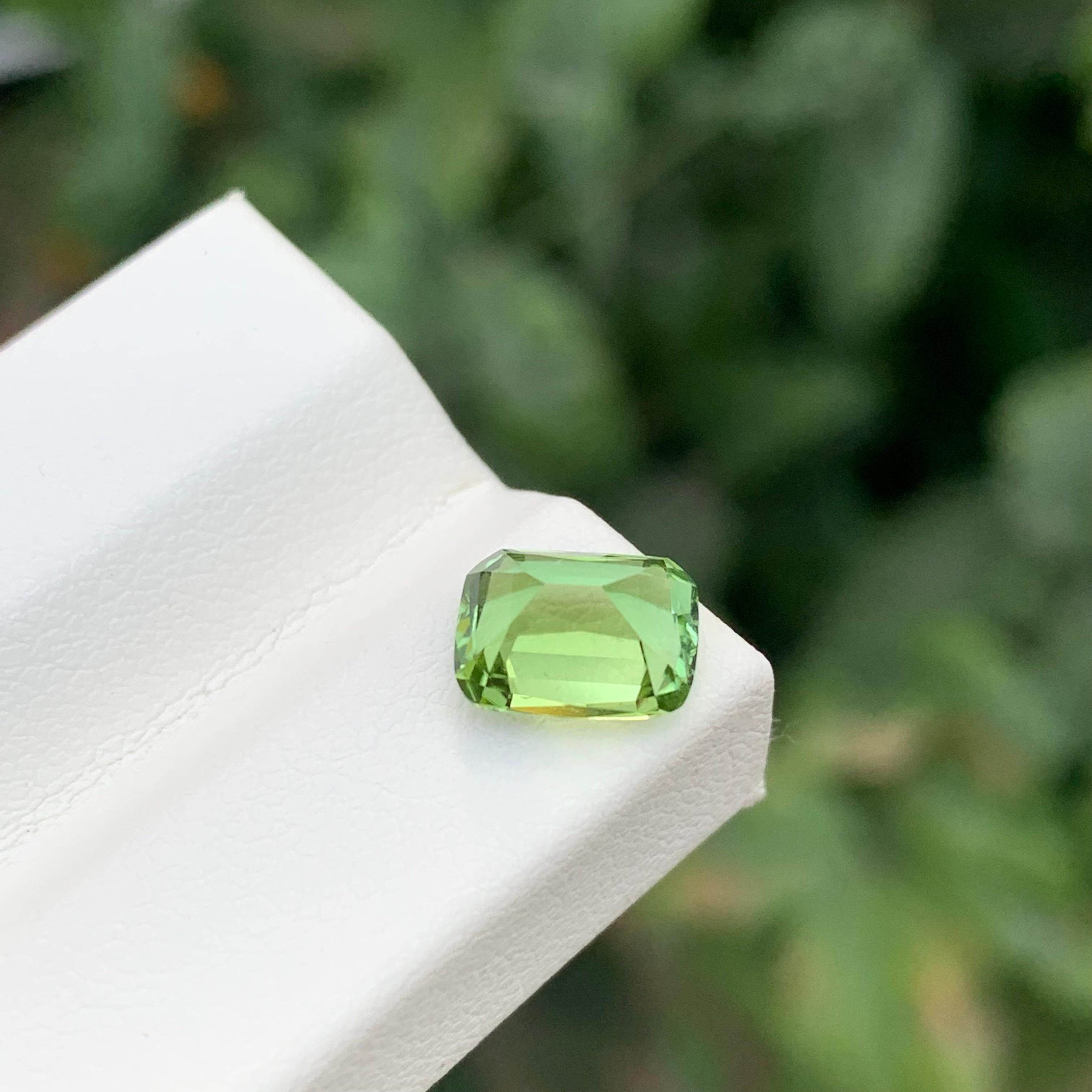 1.75 Carati di tormalina verde menta naturale sfusa a forma di cuscino In condizioni Nuovo in vendita a Peshawar, PK