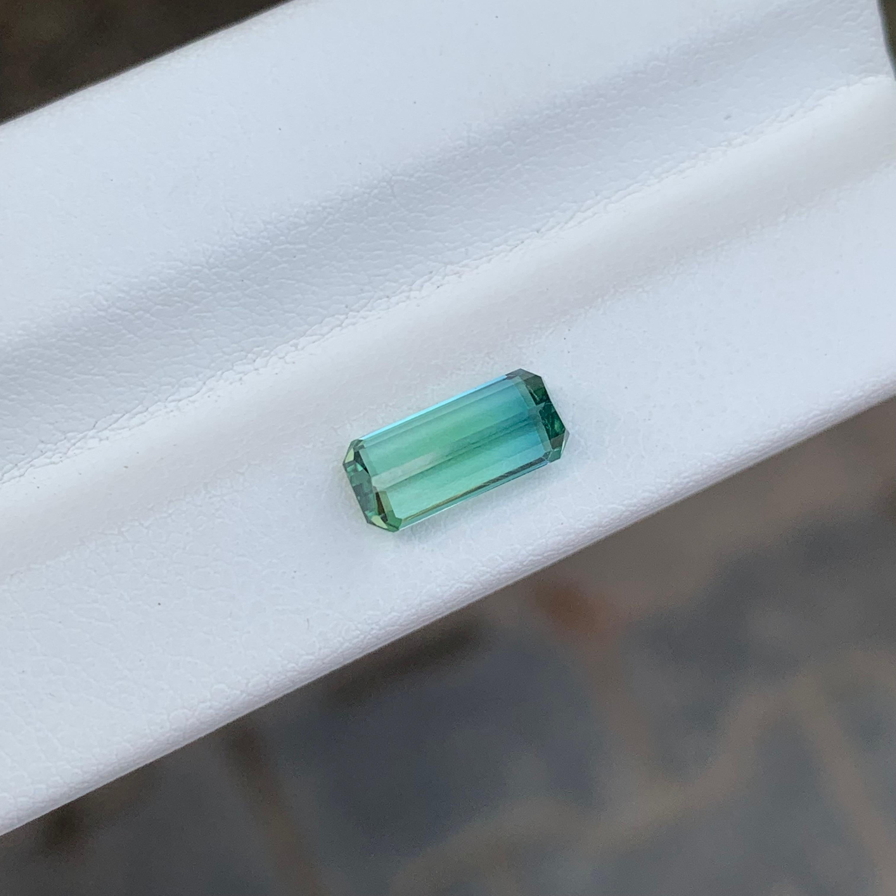 1.75 Karat natürlicher loser Parti Turmalin Smaragd Form Edelstein im Angebot 1