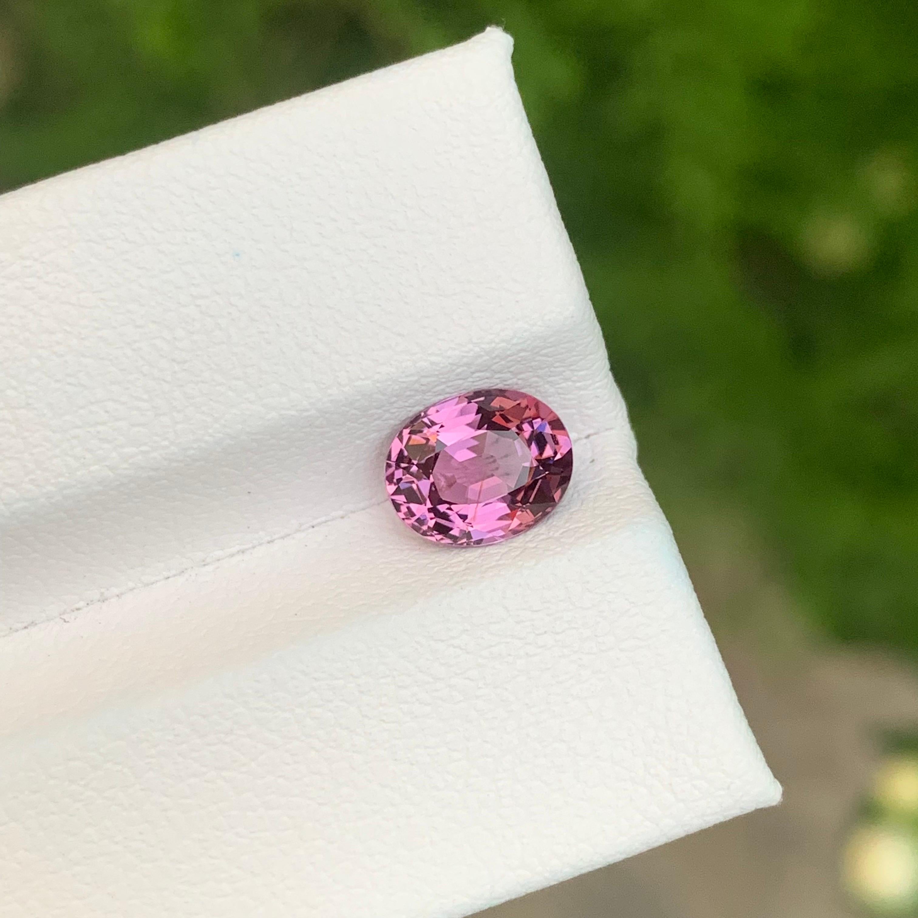 1,75 Karat Natürlicher loser rosa Spinell aus Tansanias Mine Afrika im Angebot 1