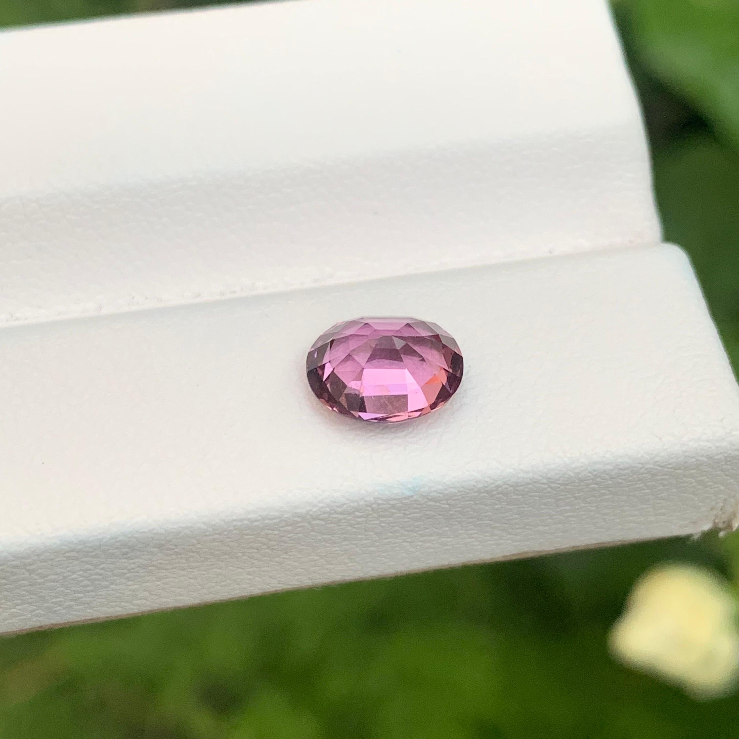 1,75 Karat Natürlicher loser rosa Spinell aus Tansanias Mine Afrika im Angebot 2