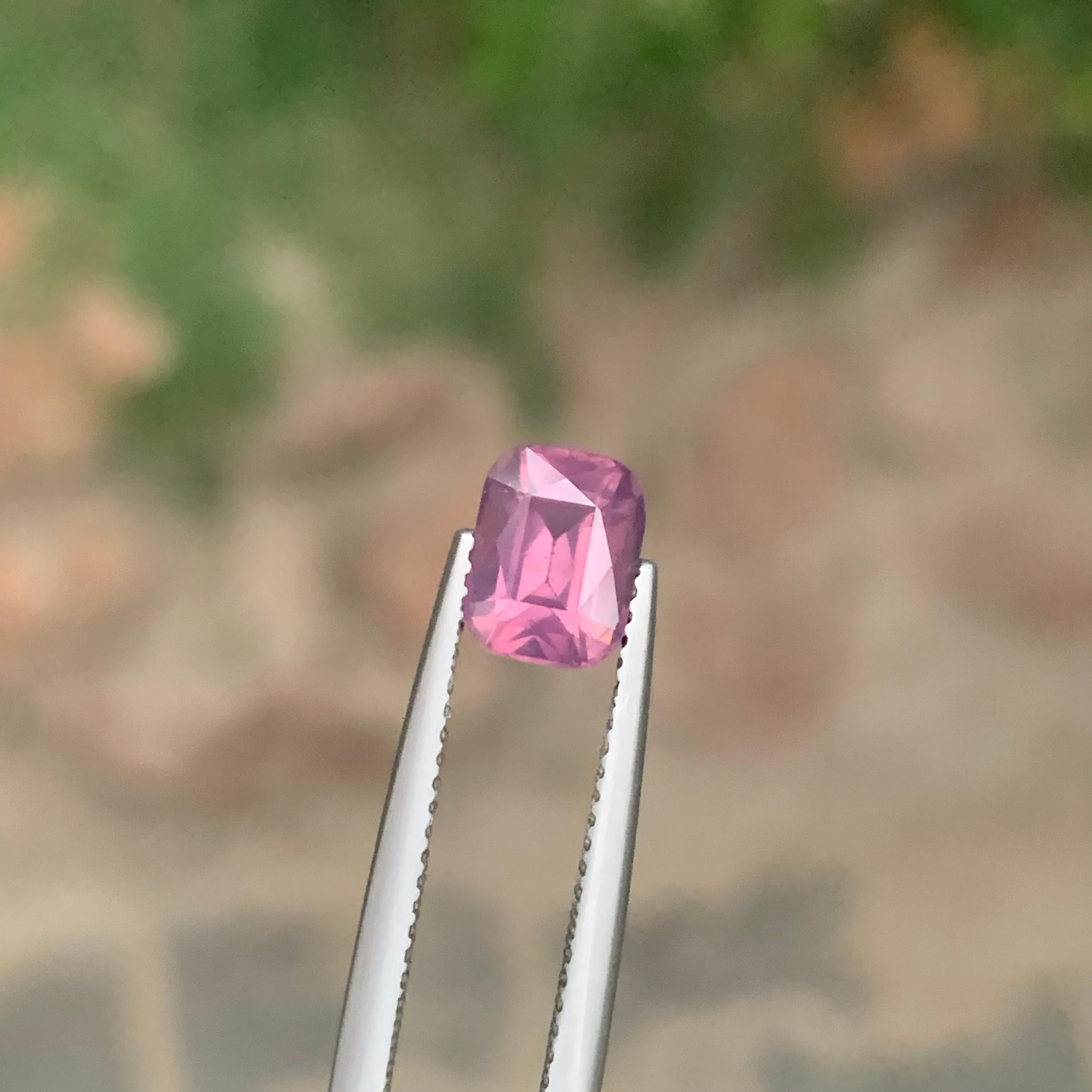 1.75 Carat Natural Loose Purplish Pink Spinel Cushion Shape From Tanzania In New Condition For Sale In Peshawar, PK