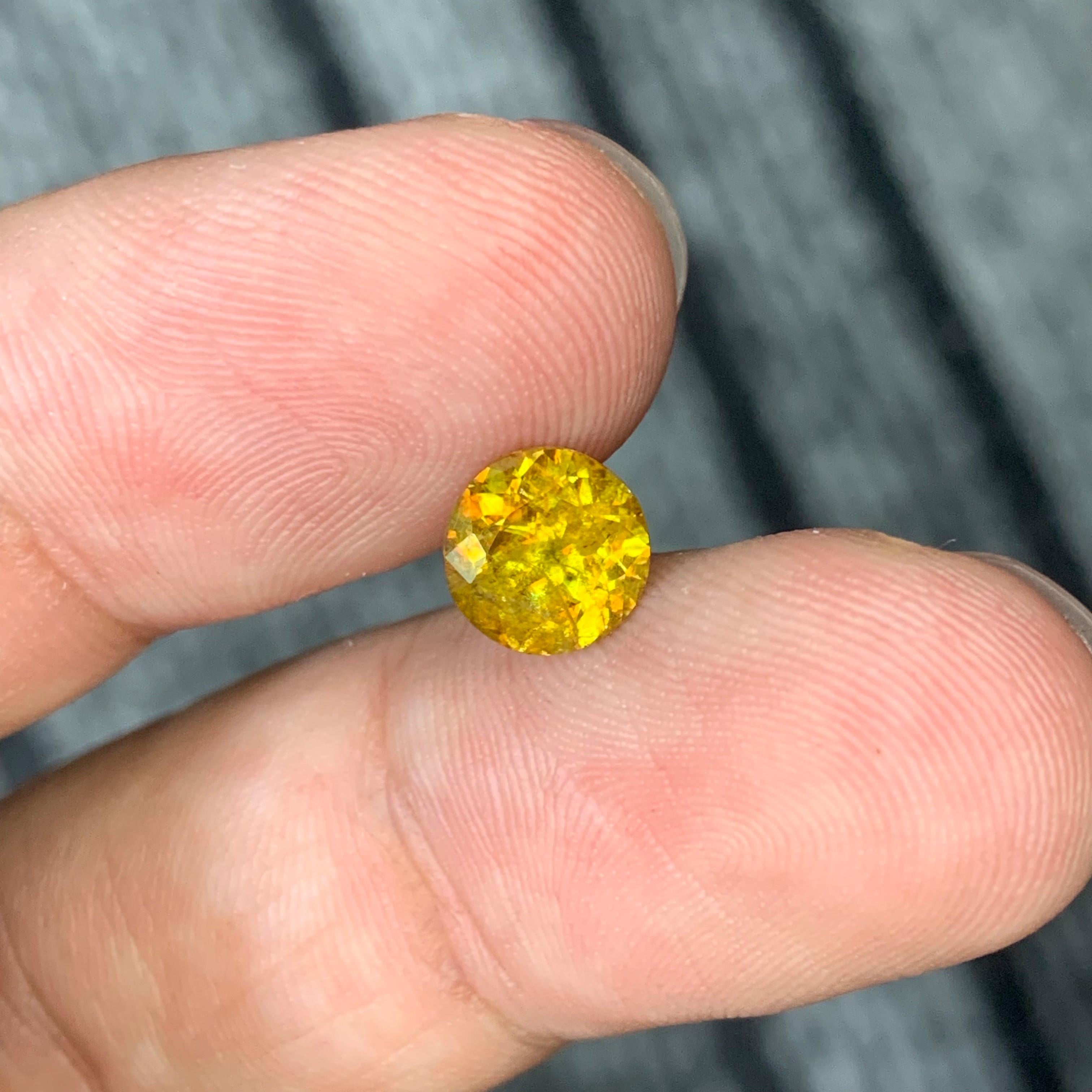 1,75 Karat natürlicher loser Sphene/Titanit runde Form Edelstein im Angebot 4