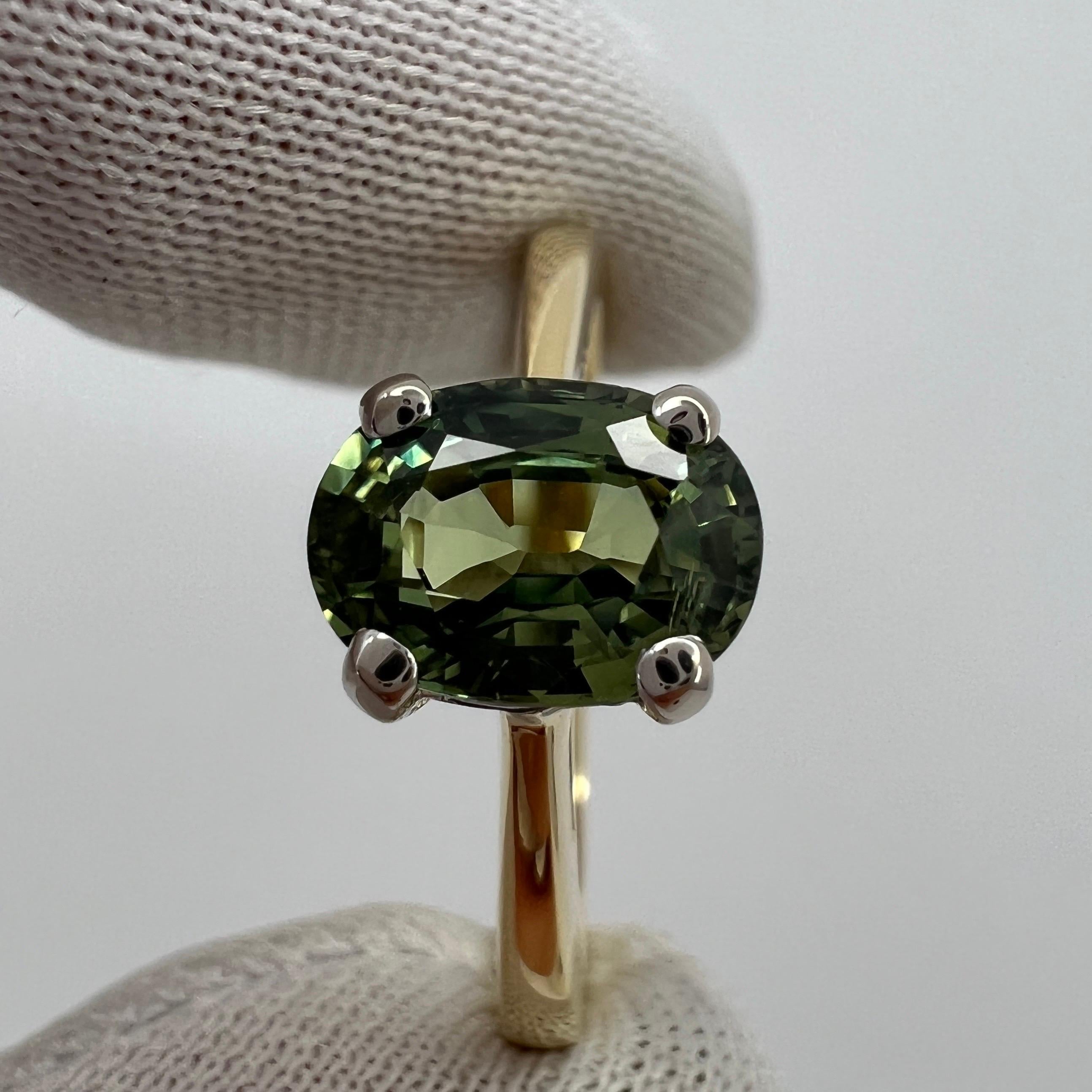 1,75 Karat natürlicher lebhaft grüner Saphir im Ovalschliff 18 Karat Gold Solitär Ring 2