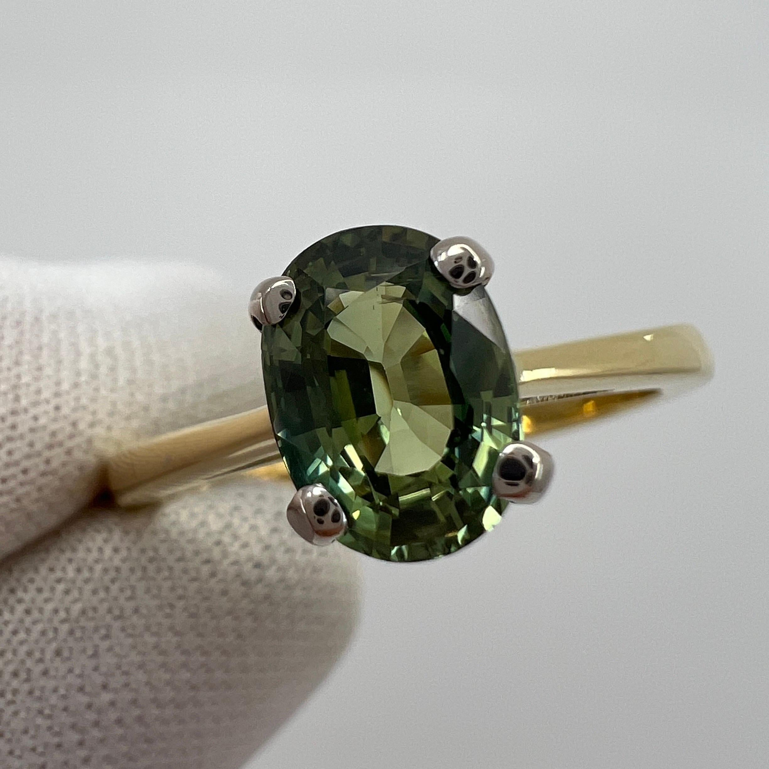 1,75 Karat natürlicher lebhaft grüner Saphir im Ovalschliff 18 Karat Gold Solitär Ring 5
