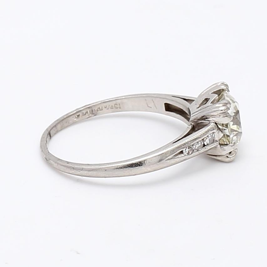 Women's 1.75 Carat Old European Cut K VS2 Diamond Platinum Engagement Ring For Sale