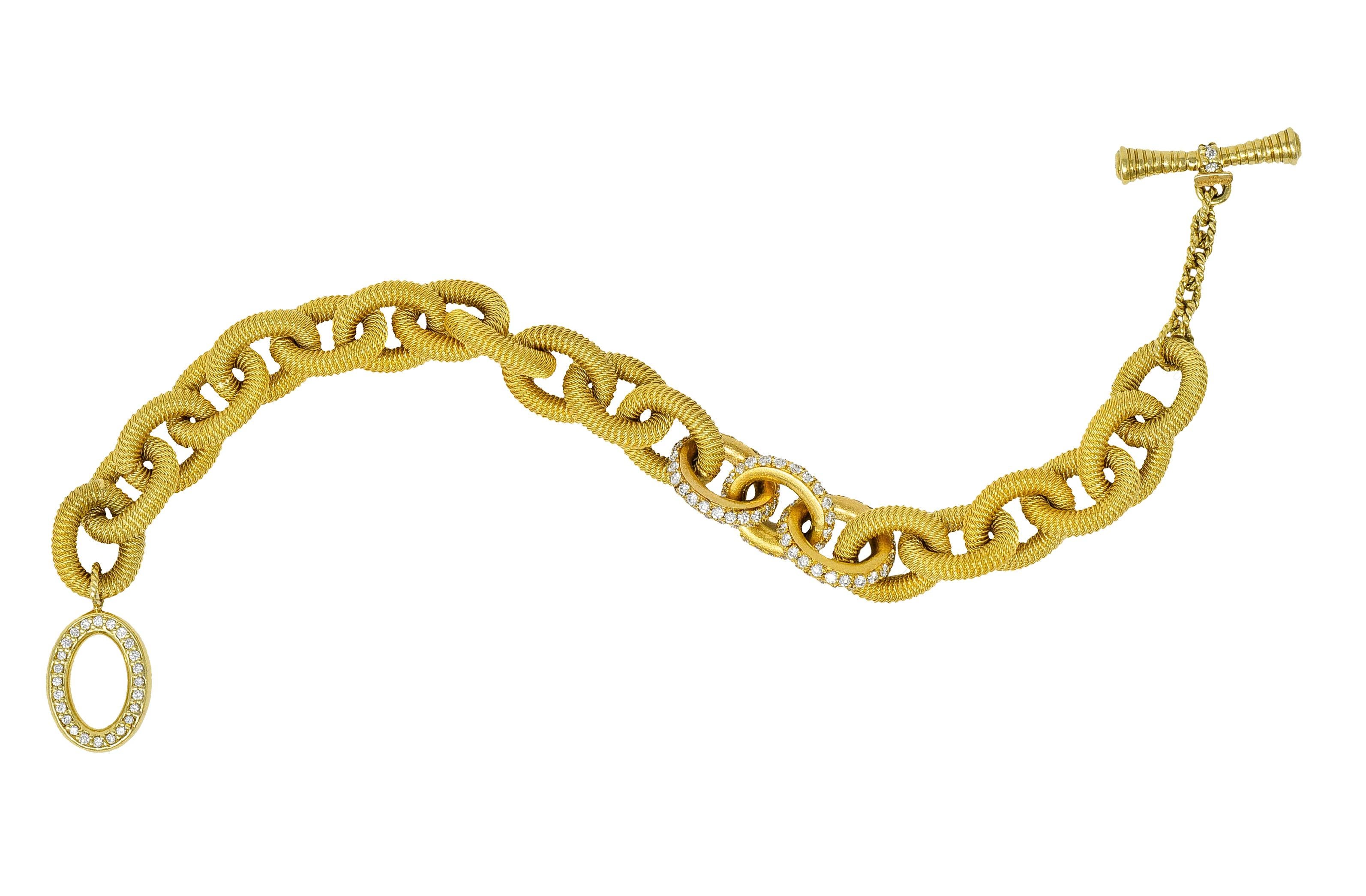 Contemporary 1.75 Carat Pave Diamond 18 Karat Gold Curb Link Toggle Bracelet
