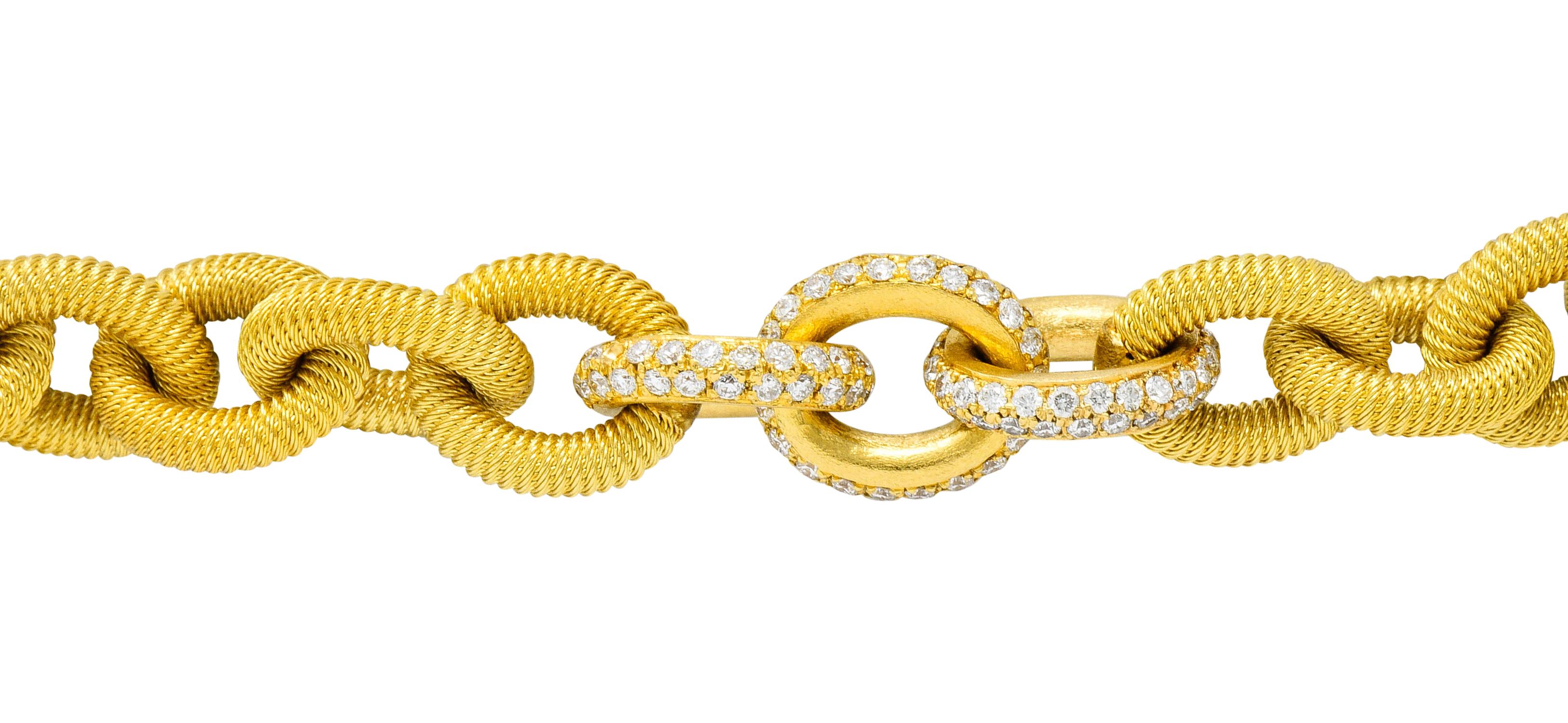 1.75 Carat Pave Diamond 18 Karat Gold Curb Link Toggle Bracelet In Excellent Condition In Philadelphia, PA