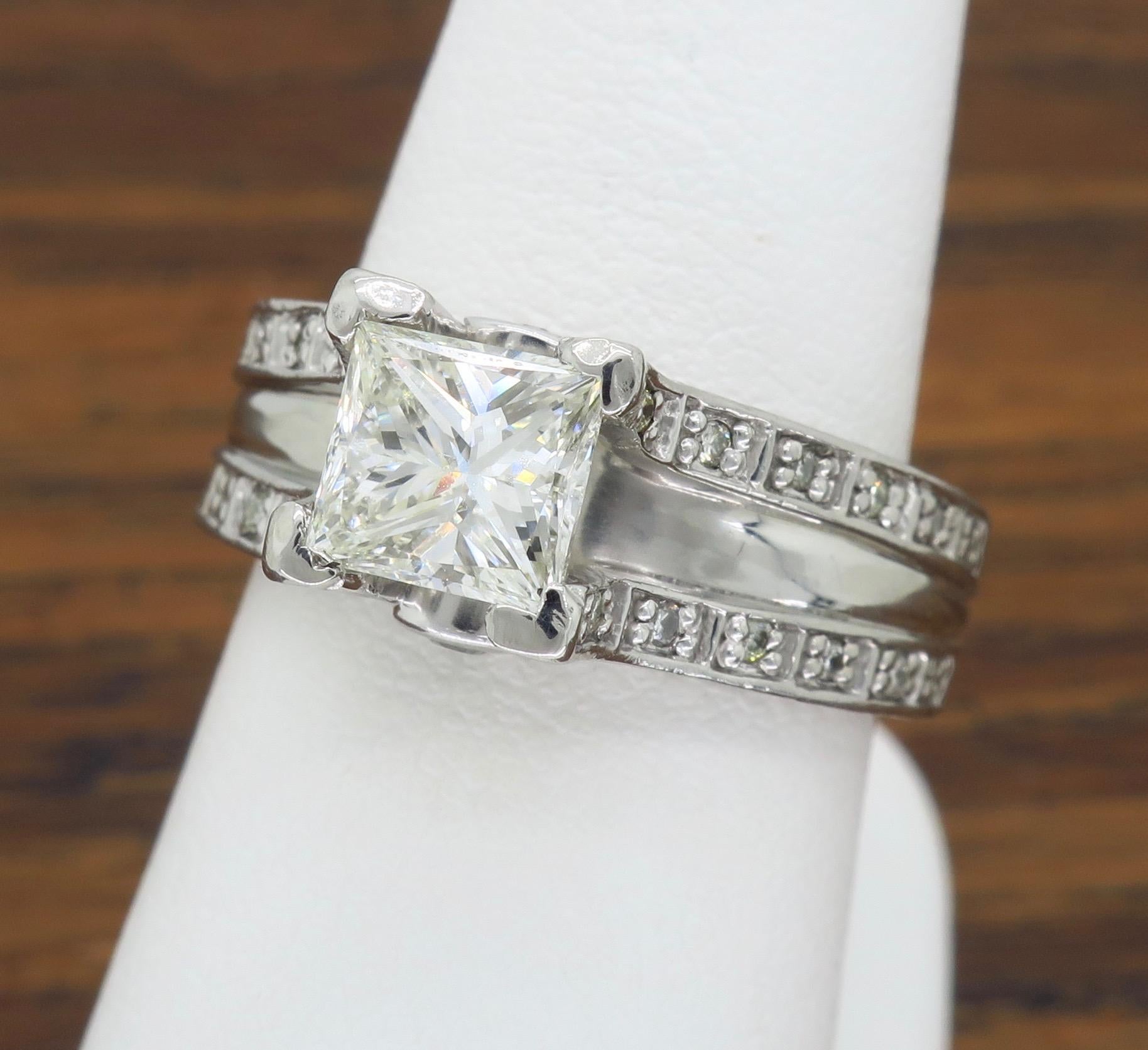 Women's 1.75 Carat Platinum Diamond Engagement Ring
