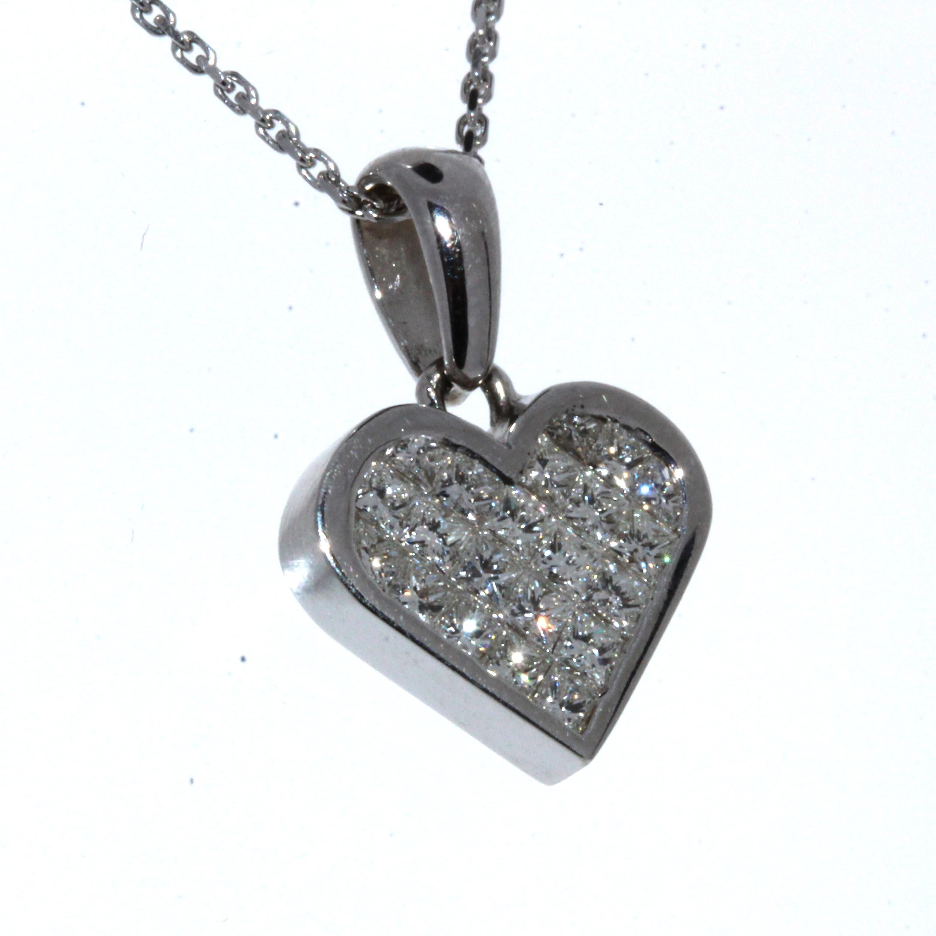 Contemporary 1.75 Carat Princess White Diamond Heart Shape Pendant in 18 Karat White Gold For Sale