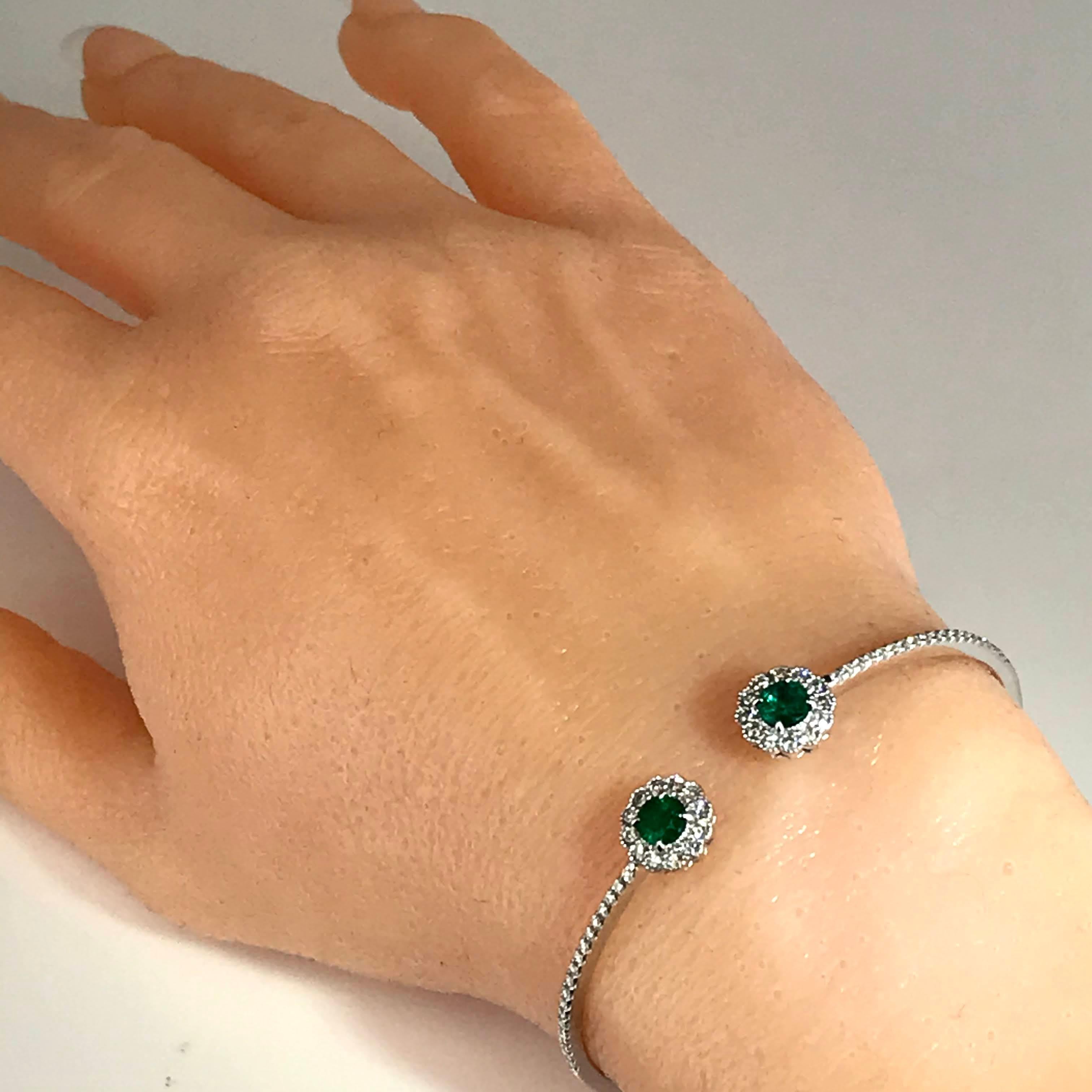 Women's 1.75 Carat Round Cut Emerald and Natural Diamond Flower Bangle in 14W ref188 For Sale