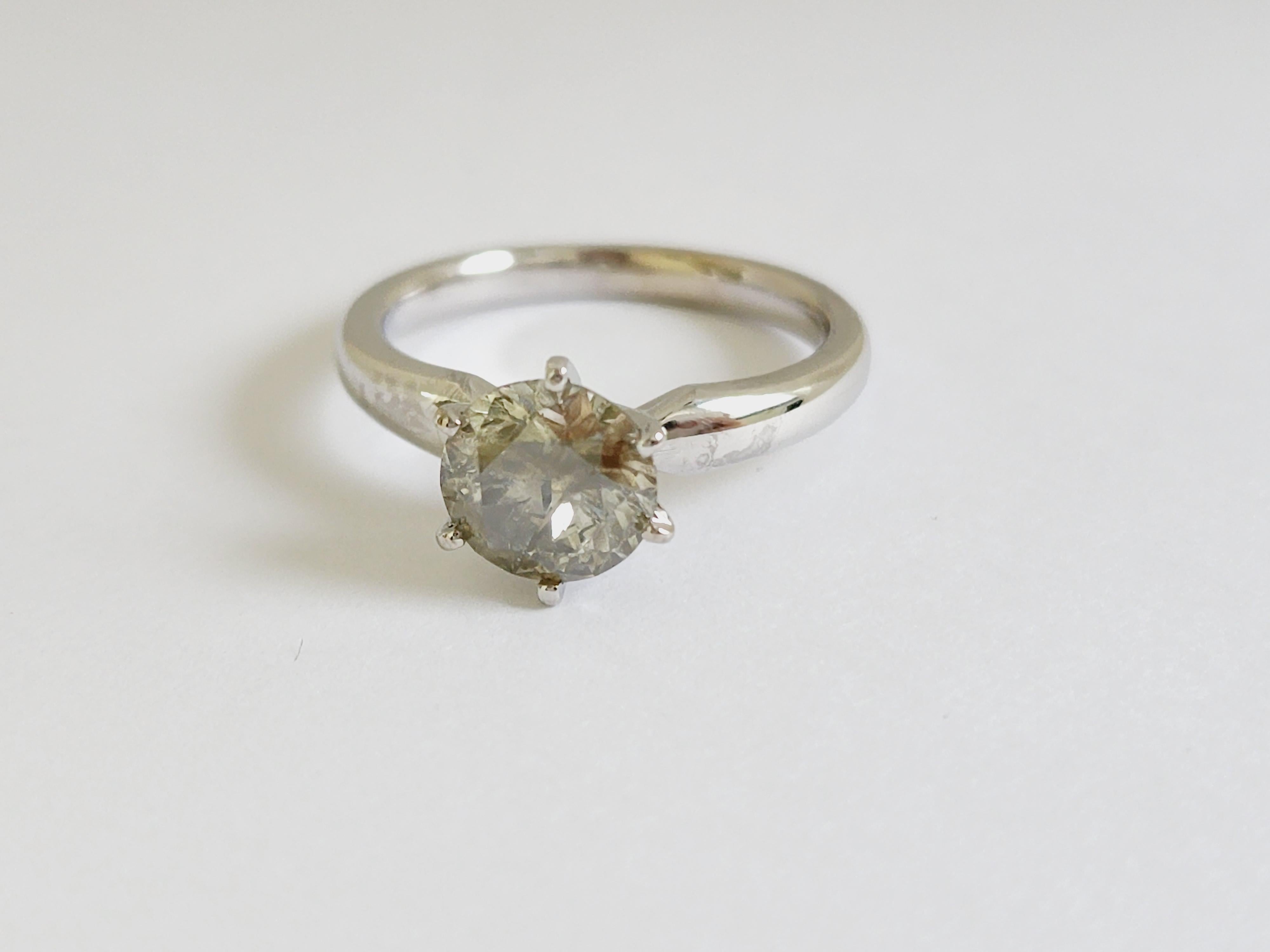 Women's 1.75 Carat Round Cut Fancy Color Diamond White Gold Ring 14k For Sale