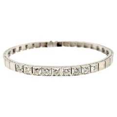 Bracciale a maglie quadrate con diamante rotondo da 1,75 carati in oro bianco spazzolato da 14 carati