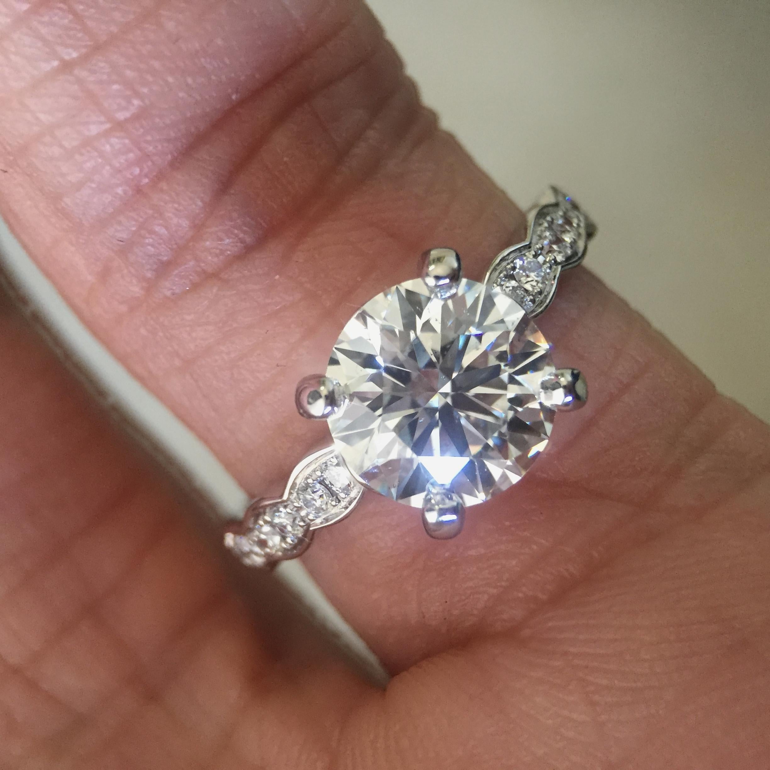 1,75 Karat Runder H VS2 Diamant Halo Verlobungsring 14 Karat, Ben Dannie Damen im Angebot
