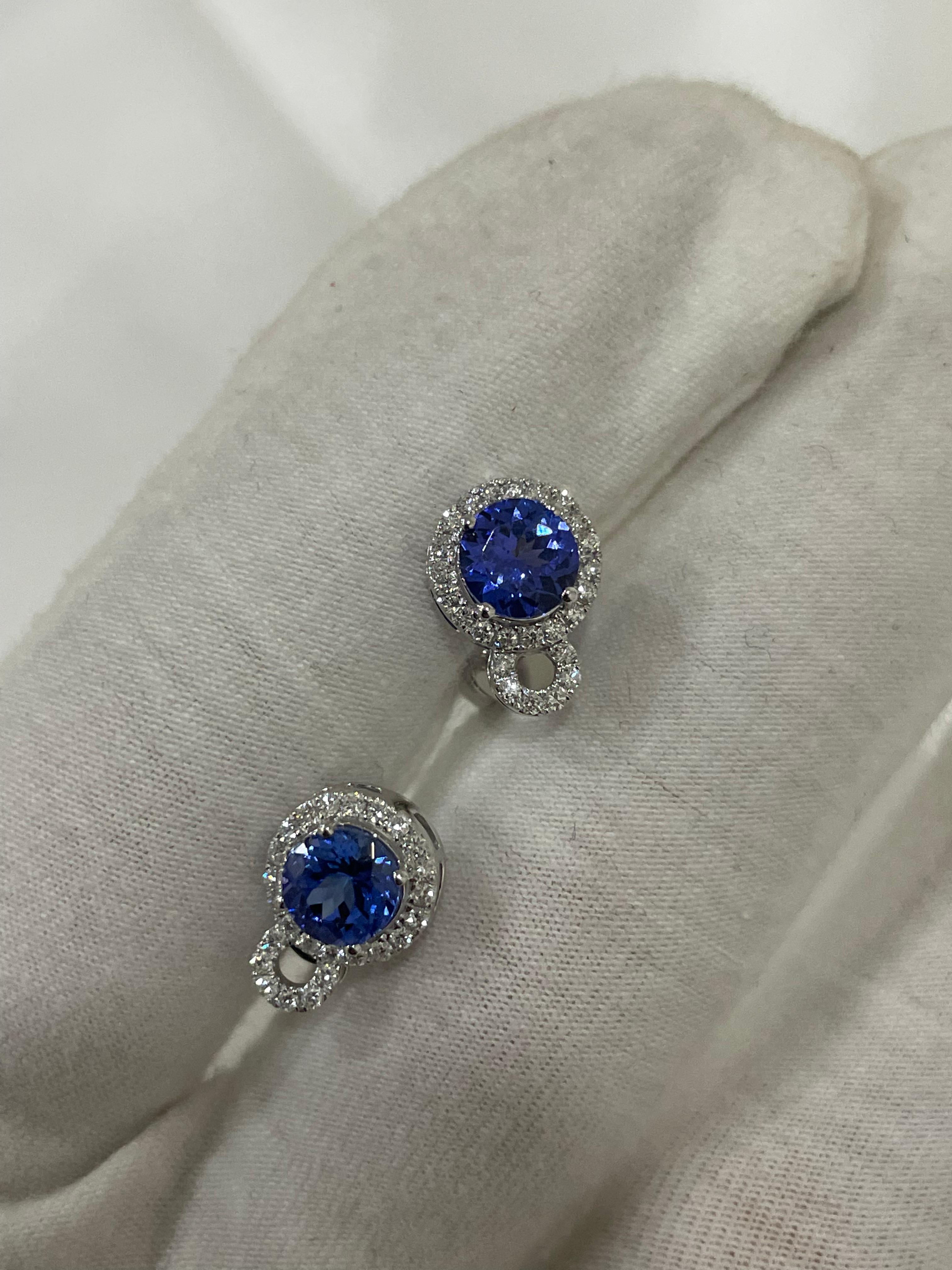 1.75 Carat Tanzanite Stud Earrings with Fine Diamonds in 18K White Gold In New Condition For Sale In Houston, TX
