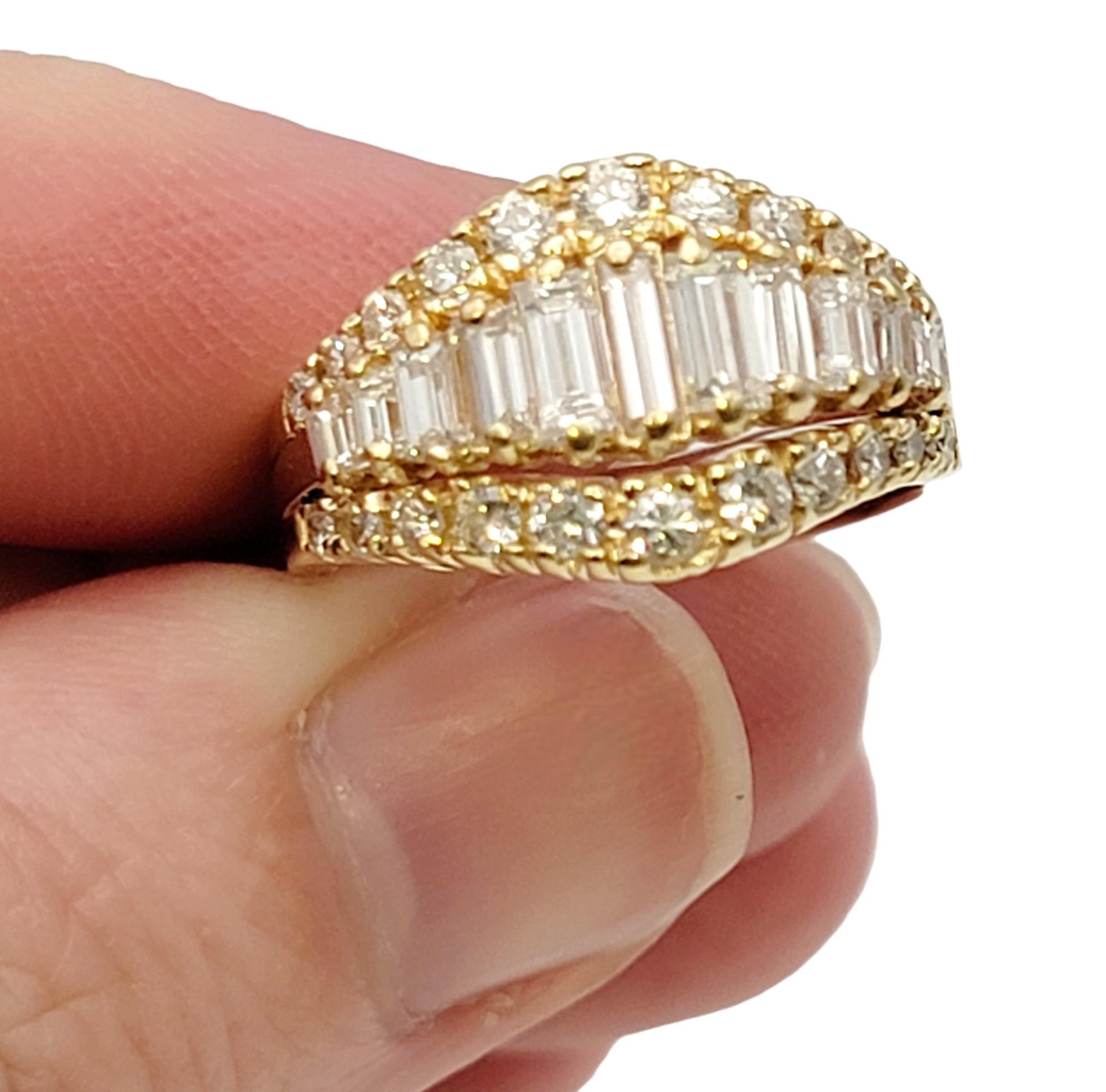 1,75 Karat Gesamt Baguette und runder Diamant 3 Row Band Ring 18 Karat Gelbgold 5