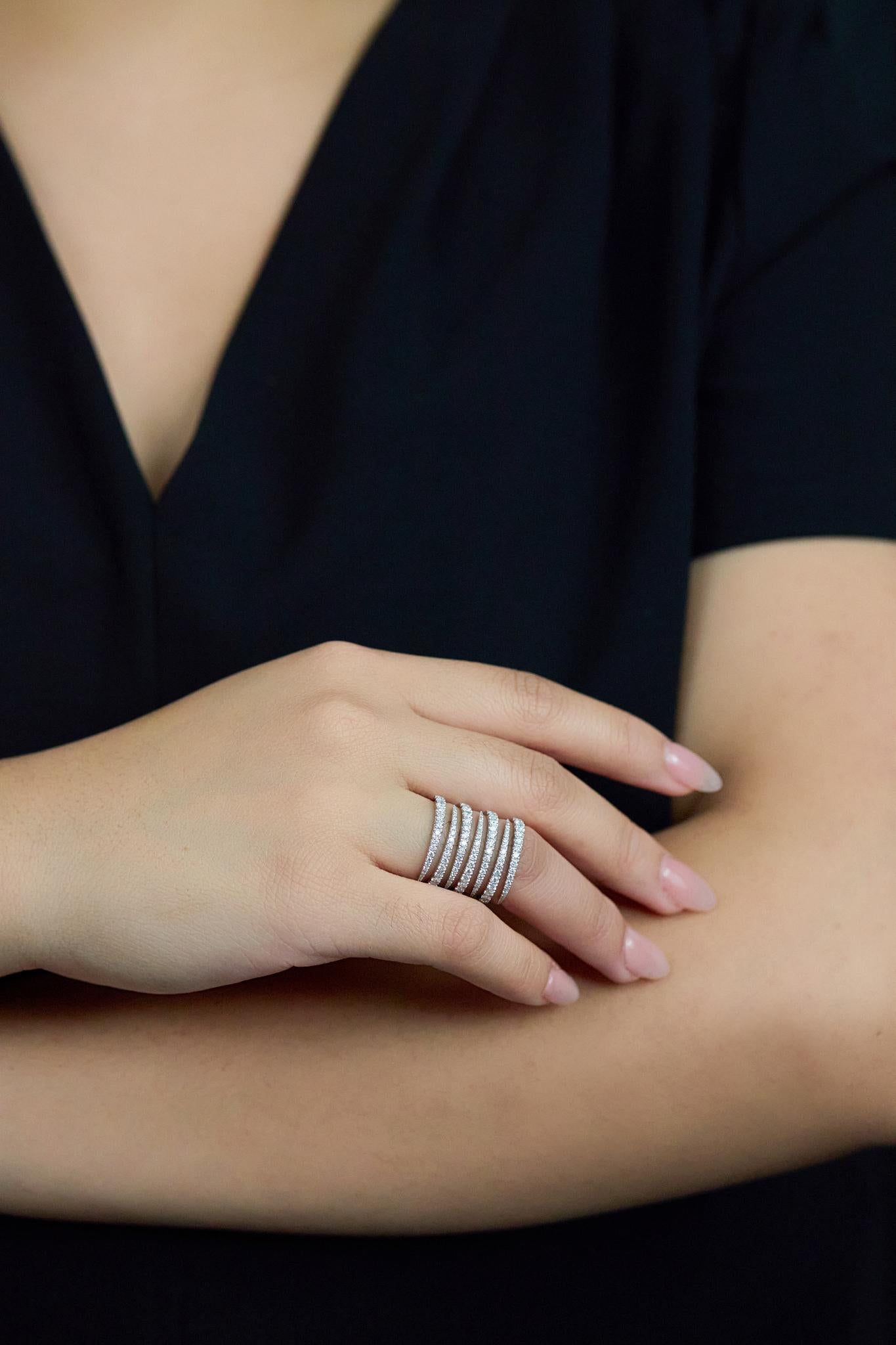 1,75 Karat dreifach gewirbelter Diamant-Mode-Ring aus Weißgold (Zeitgenössisch) im Angebot