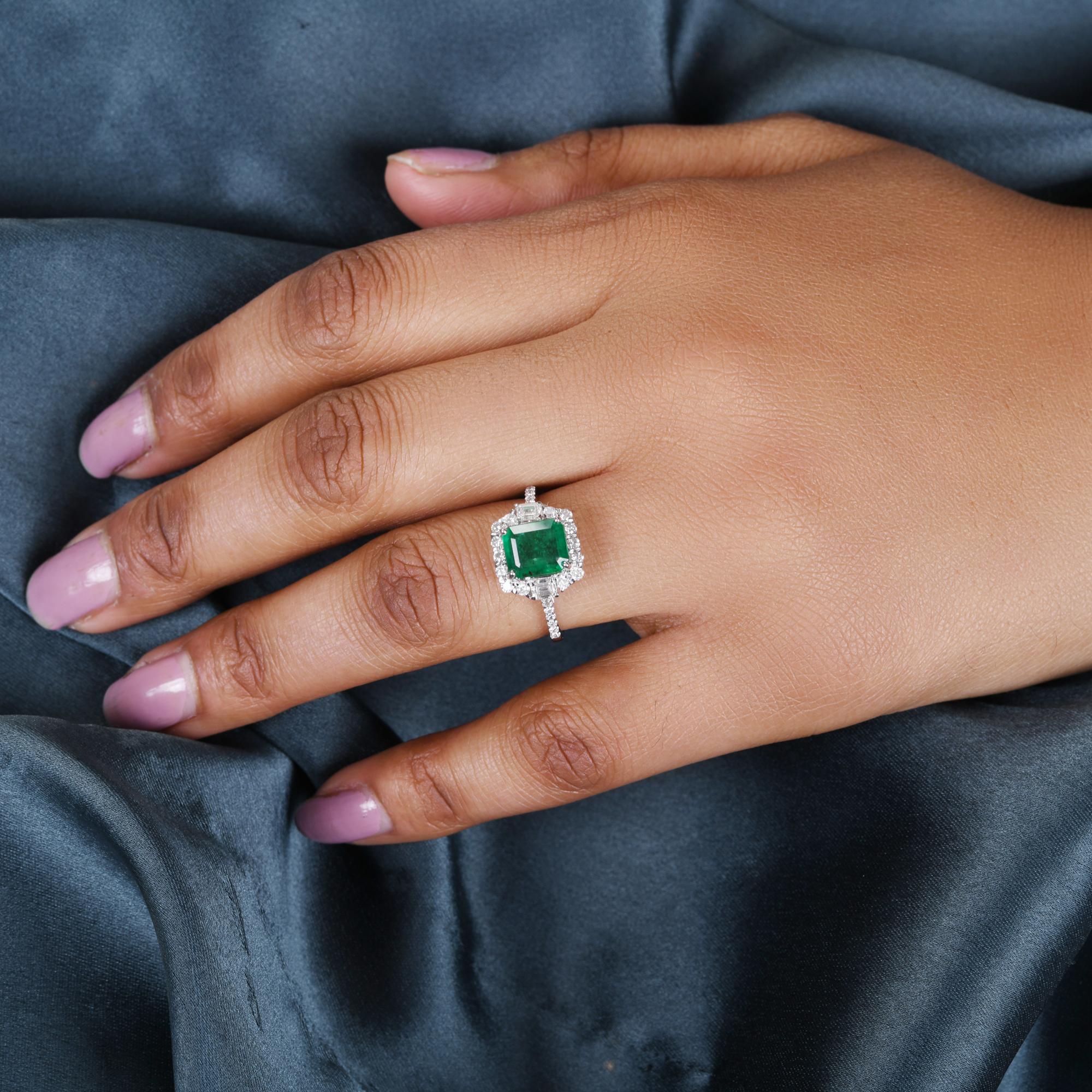 1.75 Carat Zambian Emerald Ring 0.70 Carat Diamond 14 Karat White Gold Jewelry In New Condition For Sale In Diera, Dubai
