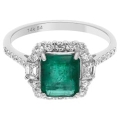 Bague en or blanc 14 carats avec émeraude de Zambie de 1,75 carat et diamants de 0,70 carat