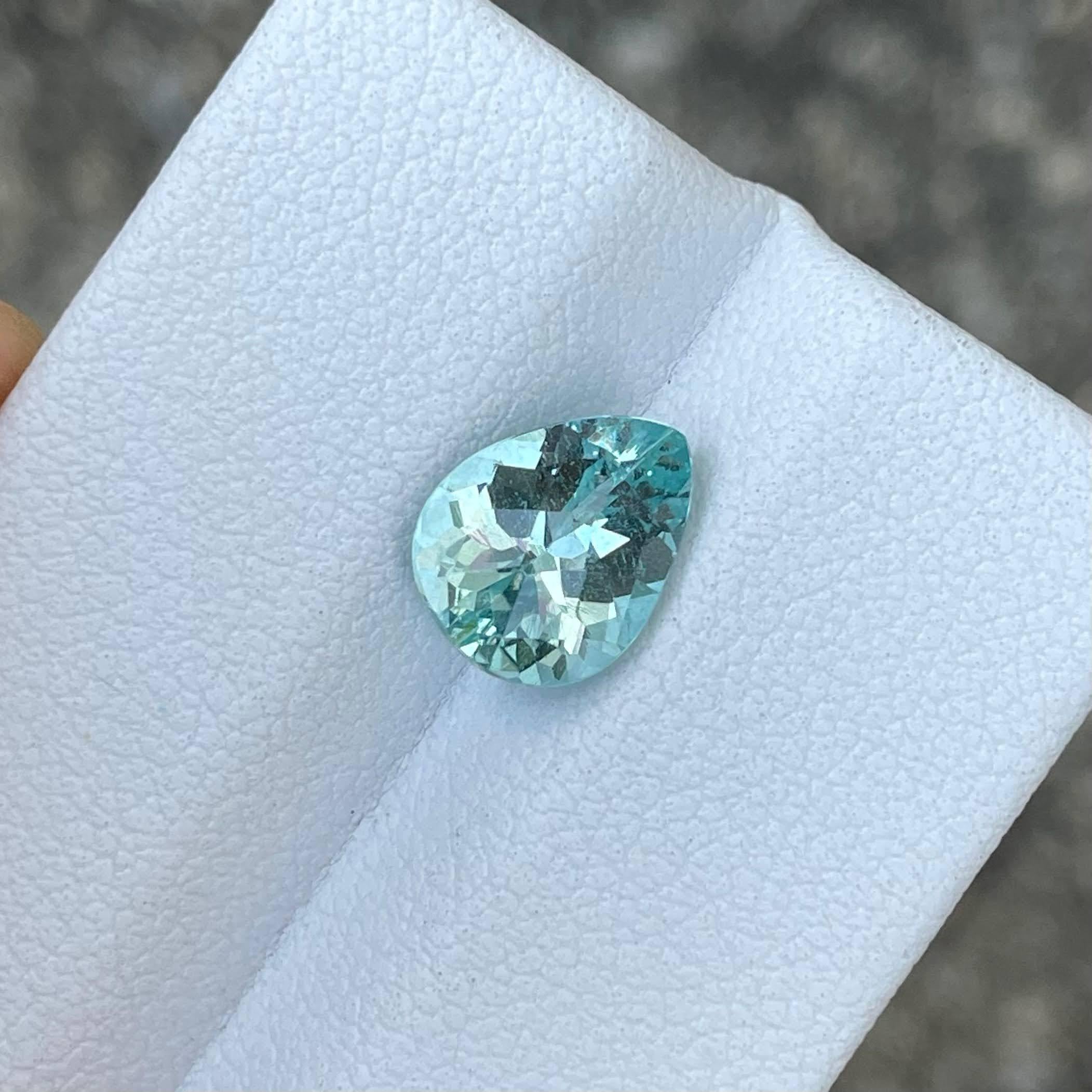 Modern 1.75 carats Blue Aquamarine Stone Pear Cut Natural African Gemstone For Sale