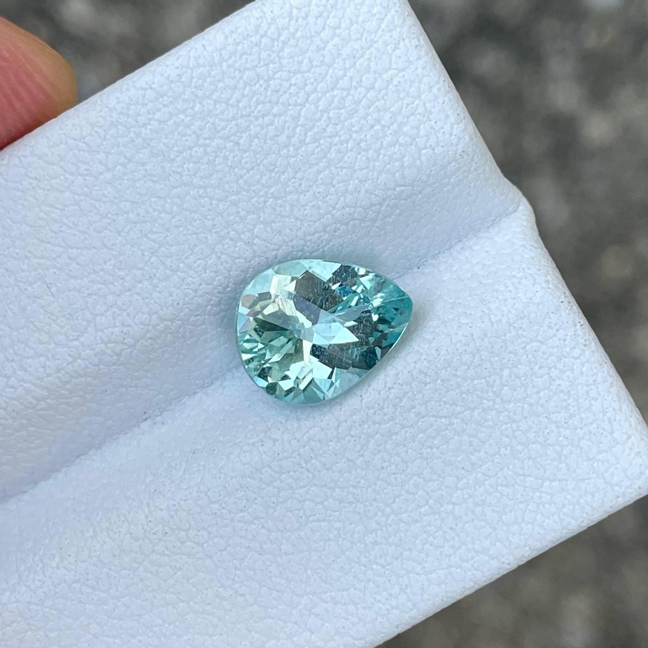 1.75 carats Blue Aquamarine Stone Pear Cut Natural African Gemstone In New Condition For Sale In Bangkok, TH