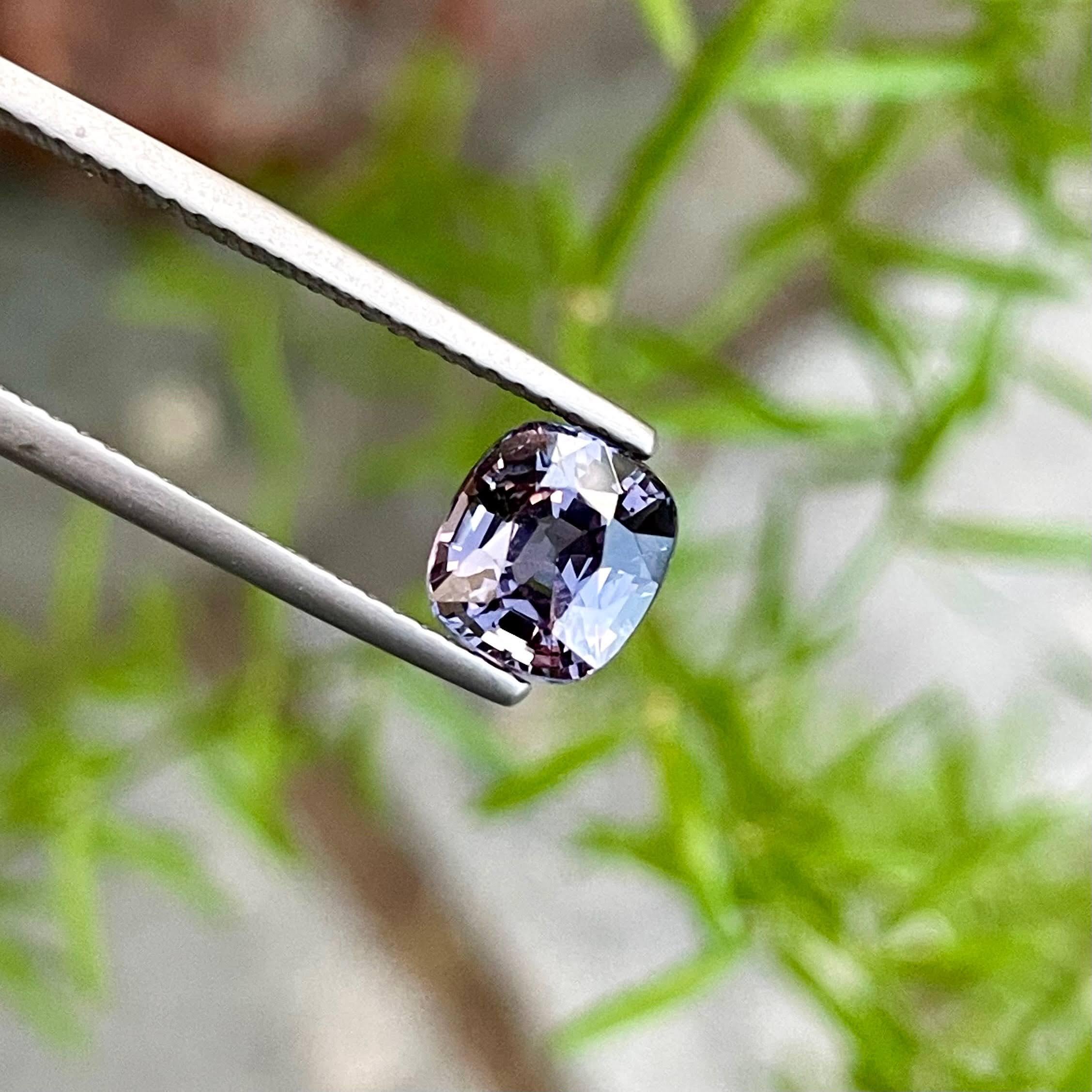  1.75 Carats Gray Loose Burmese Spinel Stone Cushion Cut Natural Gemstone In New Condition For Sale In Bangkok, TH