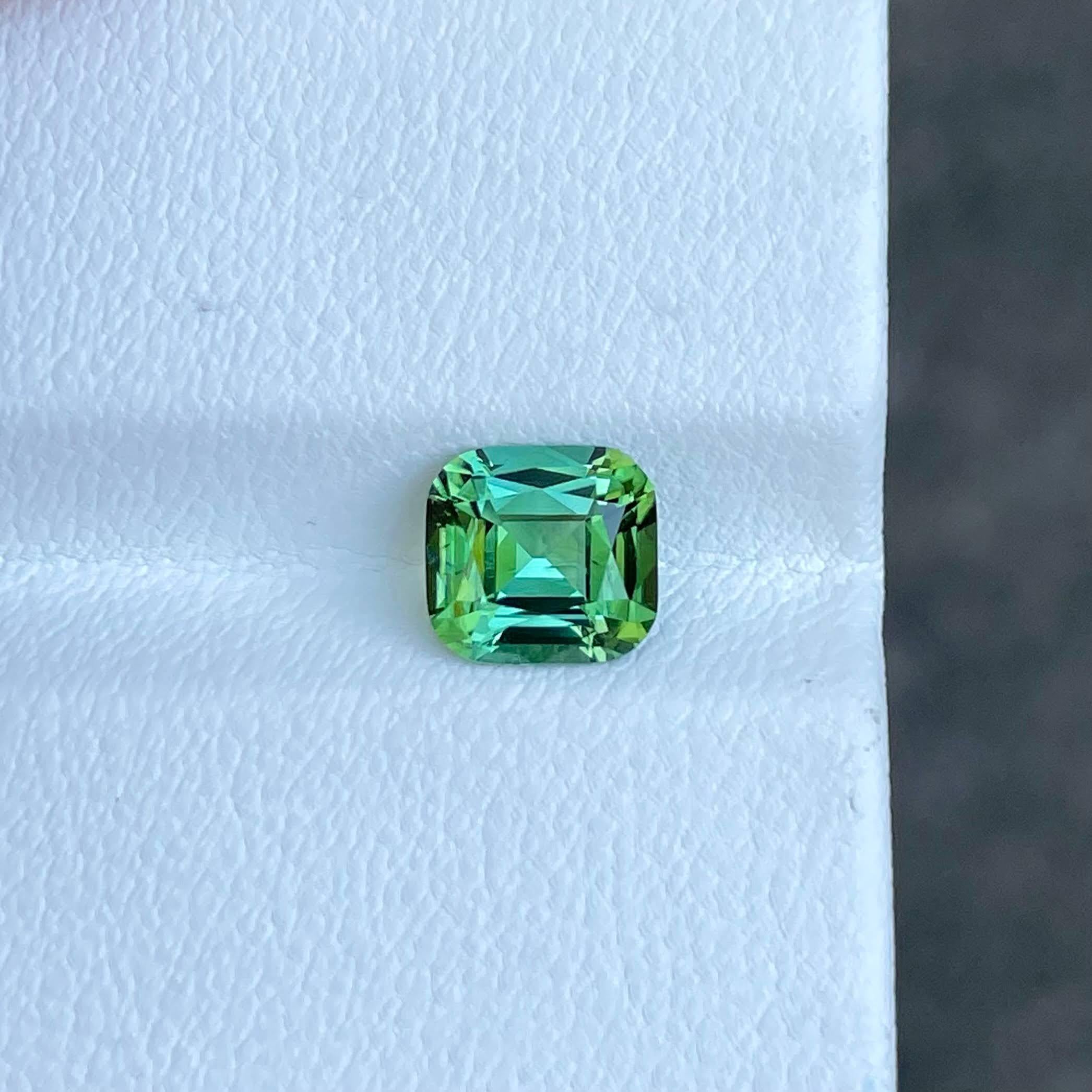 1.75 carats Mint Green Tourmaline Fancy Cushion Cut Natural Afghan Gemstone In New Condition For Sale In Bangkok, TH
