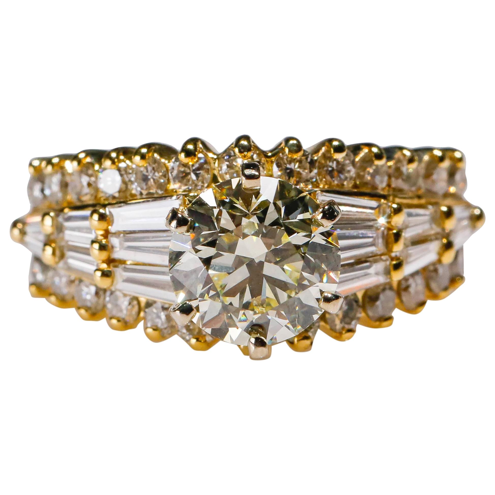 Bague de fiançailles en or blanc 18 carats avec diamants ronds et baguettes de 2,95 carats en vente