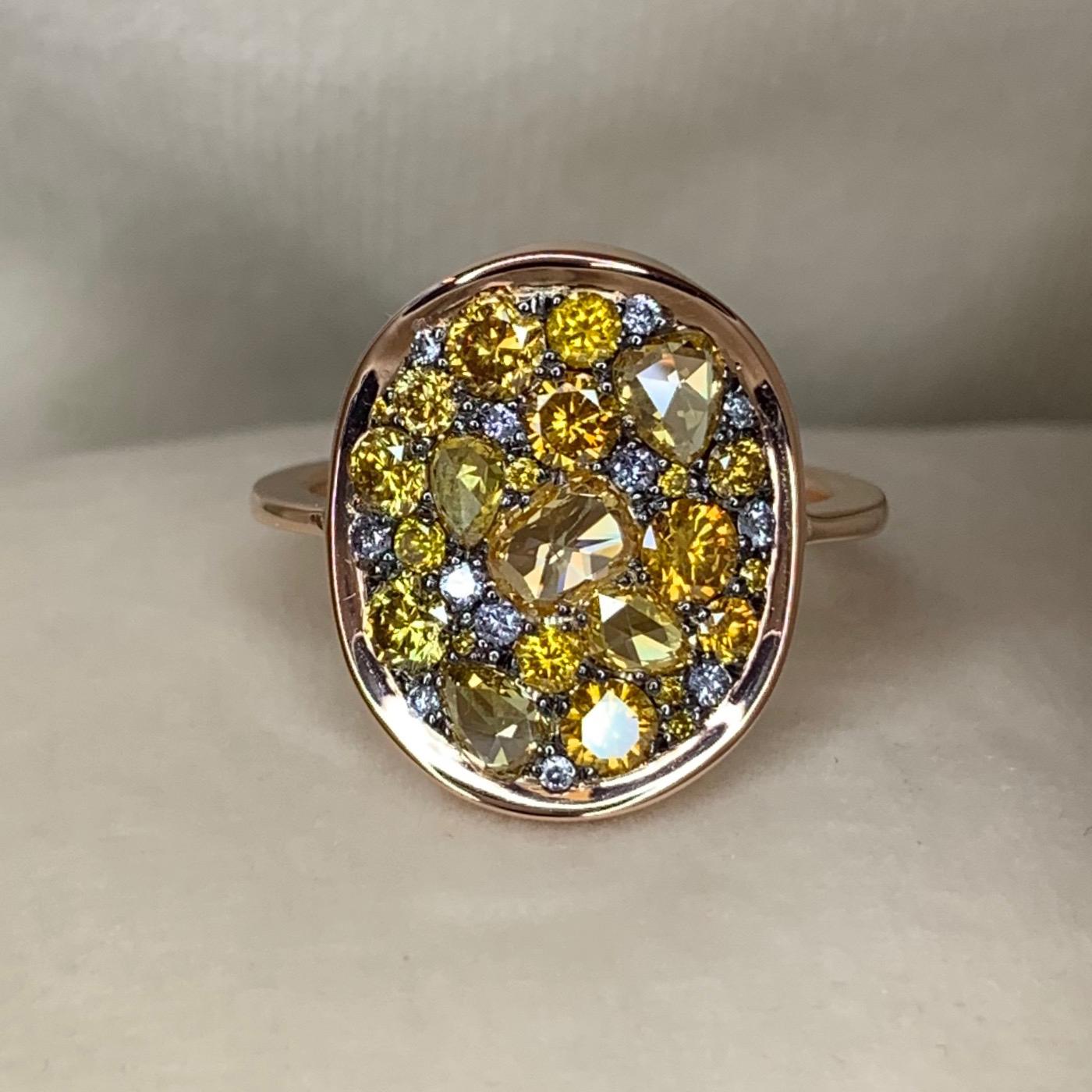 Contemporary 1, 75 Ct Rose-cut & Briljant-cut Fancy Yellow & Blue Diamond Pave Cocktail Ring