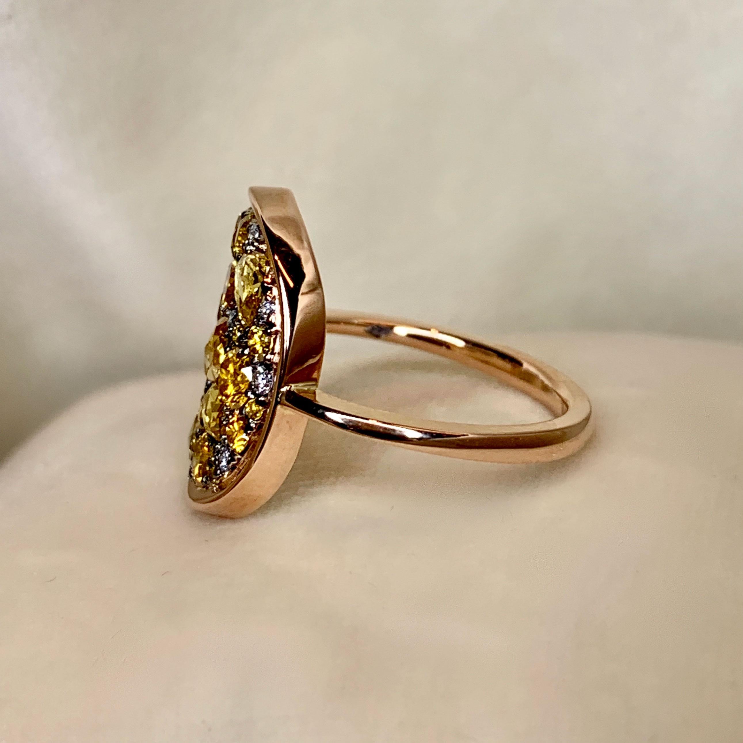 Women's 1, 75 Ct Rose-cut & Briljant-cut Fancy Yellow & Blue Diamond Pave Cocktail Ring